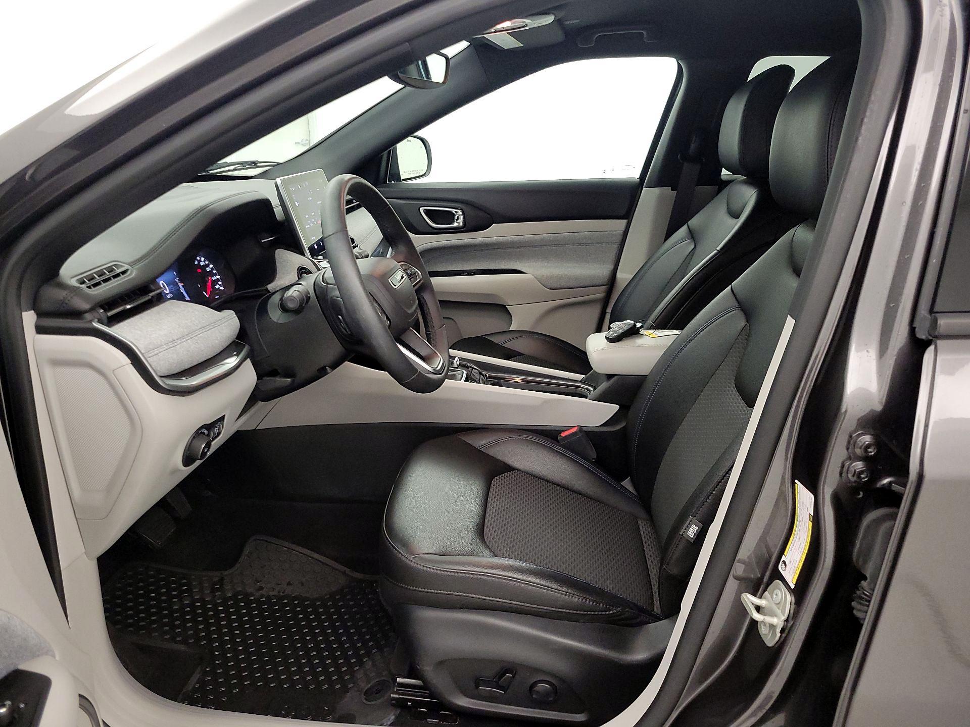 Thumbnail: 2023 Jeep Compass - 11