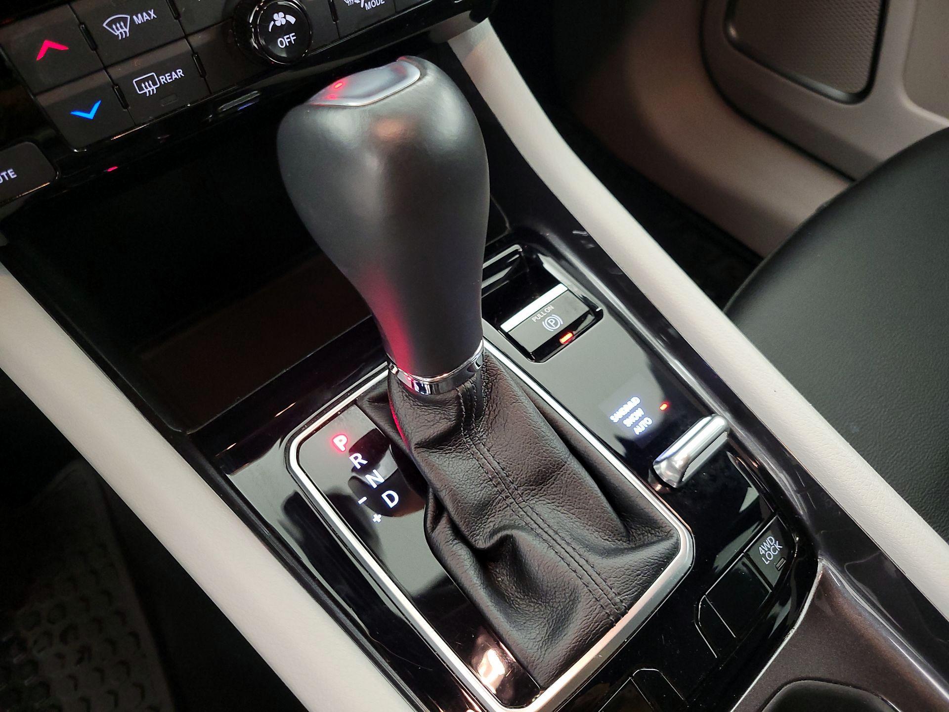 Thumbnail: 2023 Jeep Compass - 17