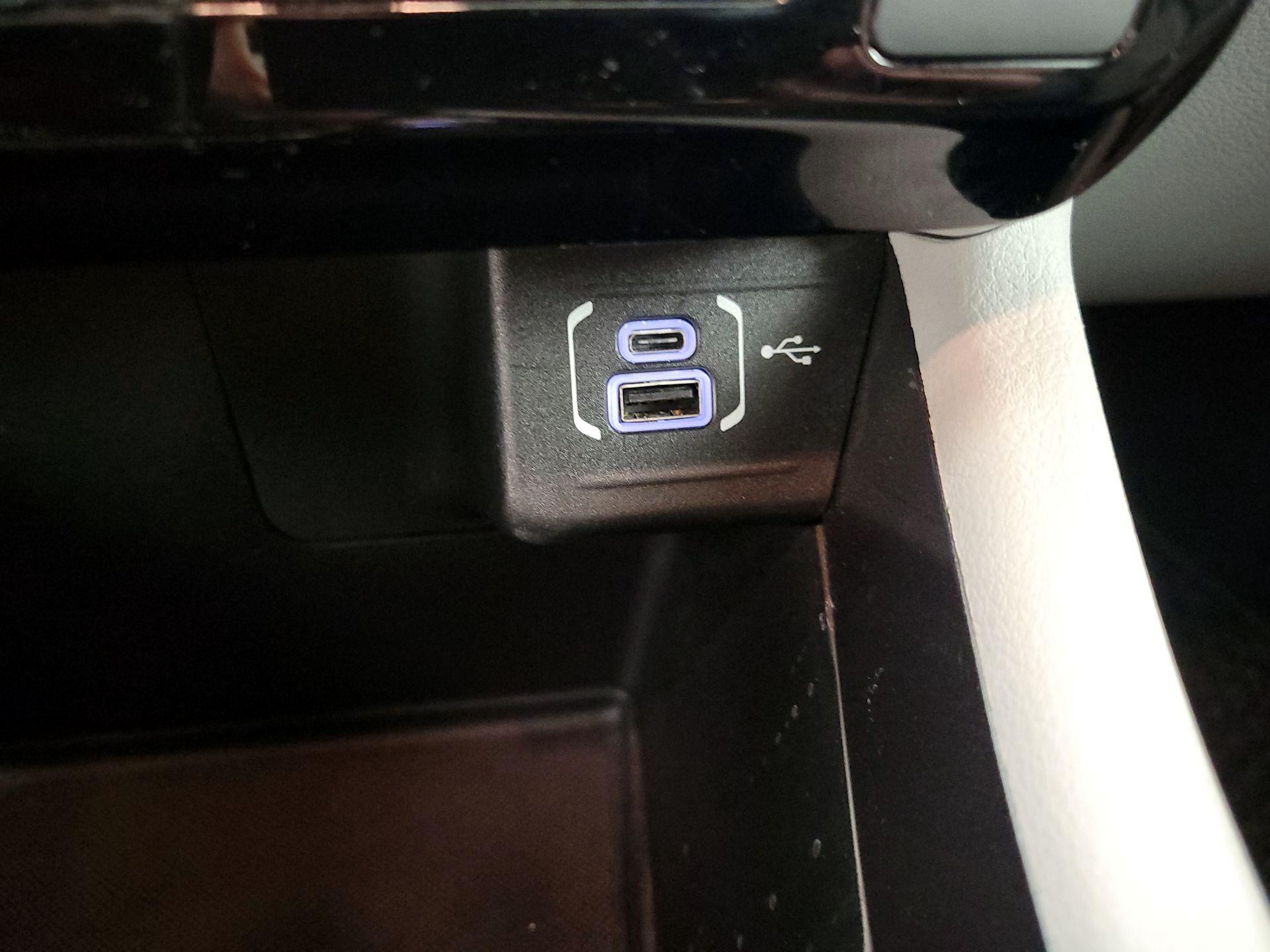 Thumbnail: 2023 Jeep Compass - 18