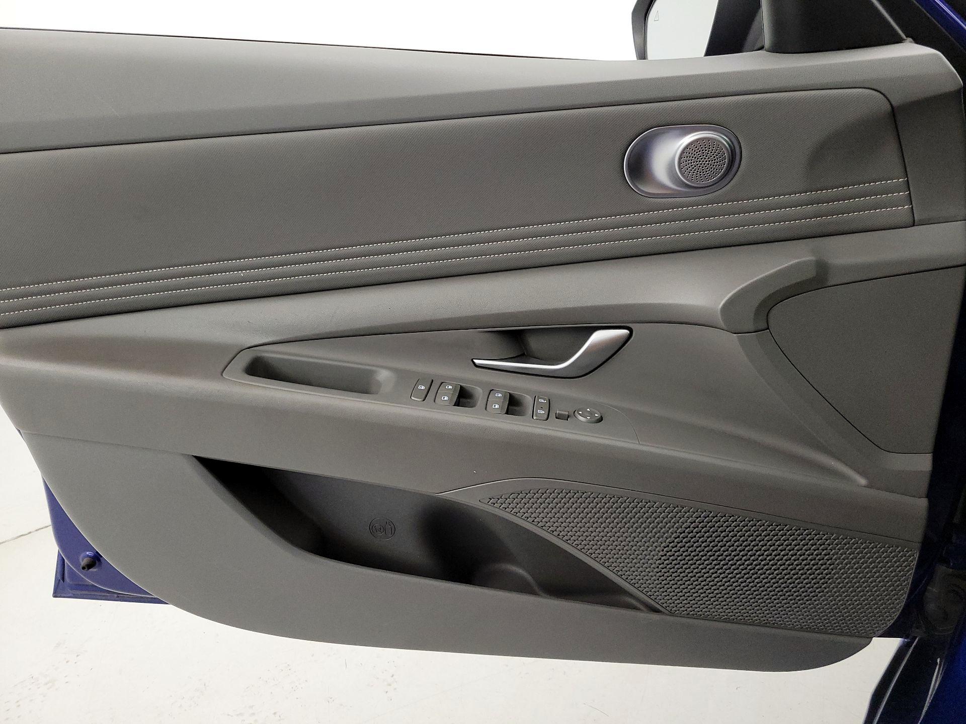 Thumbnail: 2023 Hyundai Elantra - 12