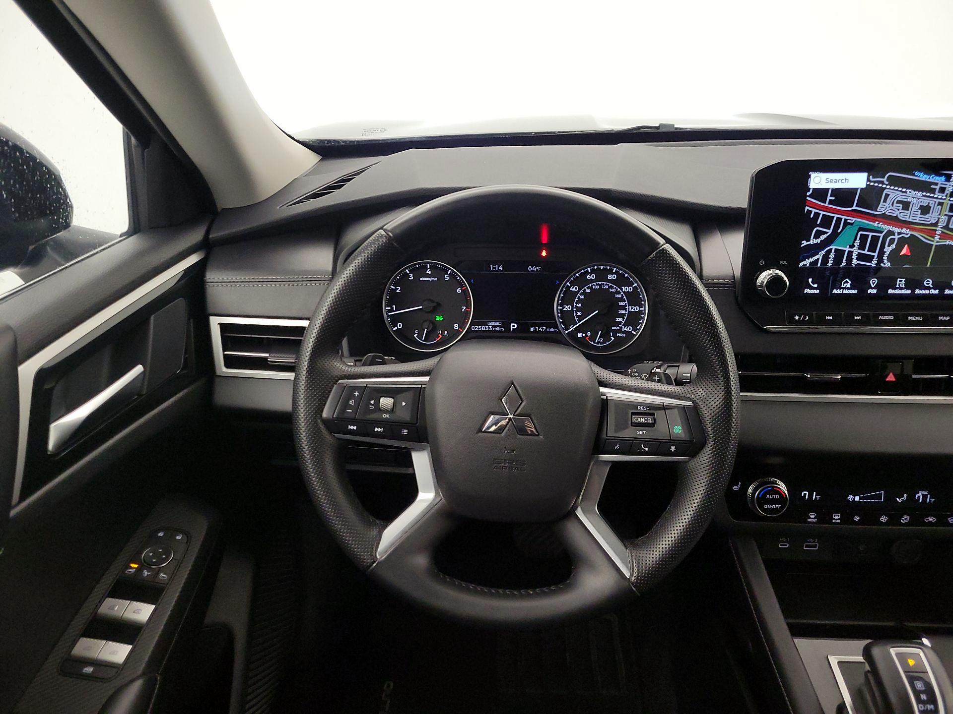 Thumbnail: 2024 Mitsubishi Outlander - 10