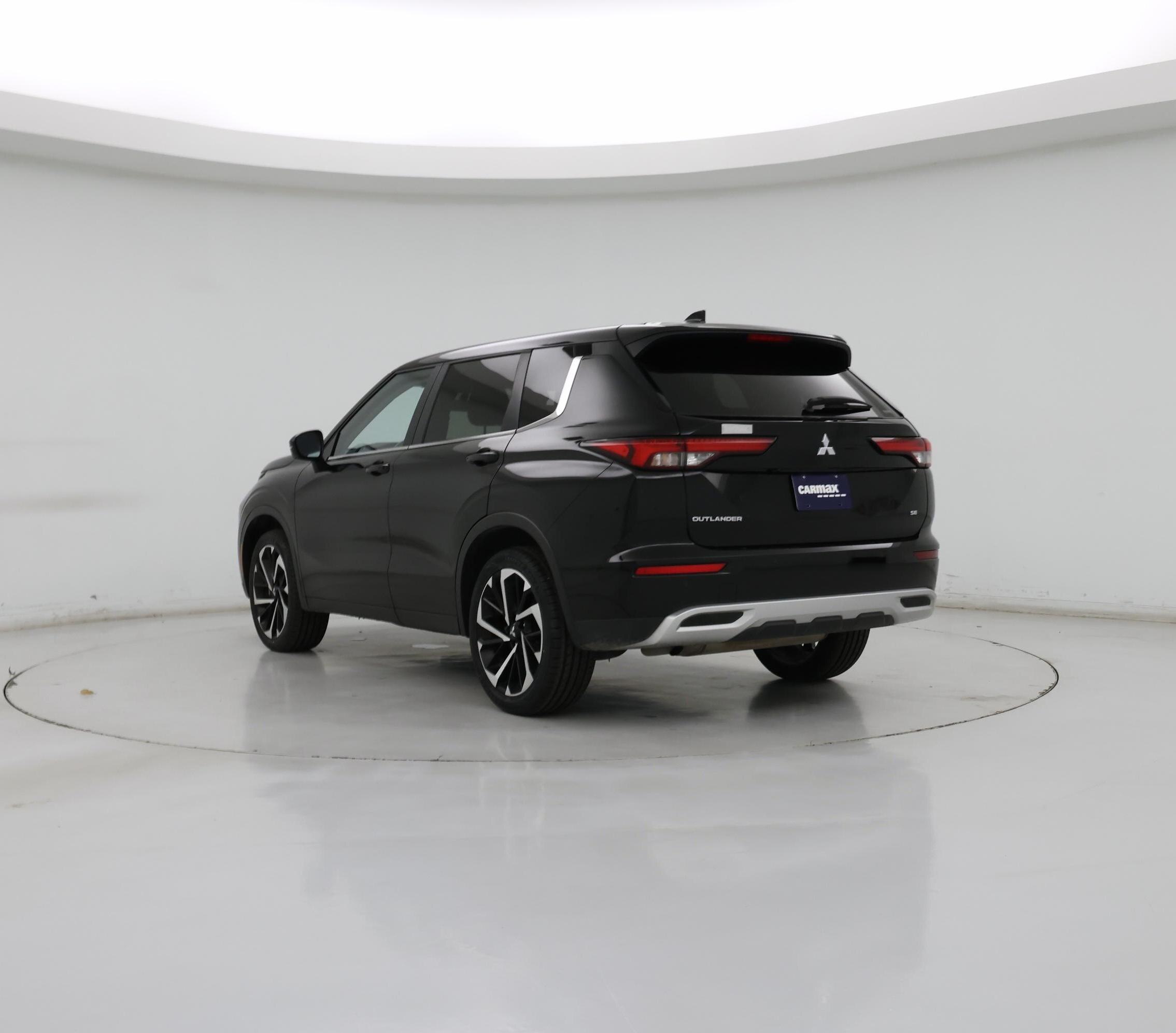 Thumbnail: 2024 Mitsubishi Outlander - 2