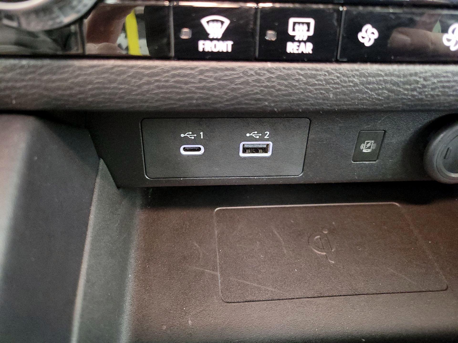 Thumbnail: 2024 Mitsubishi Outlander - 19