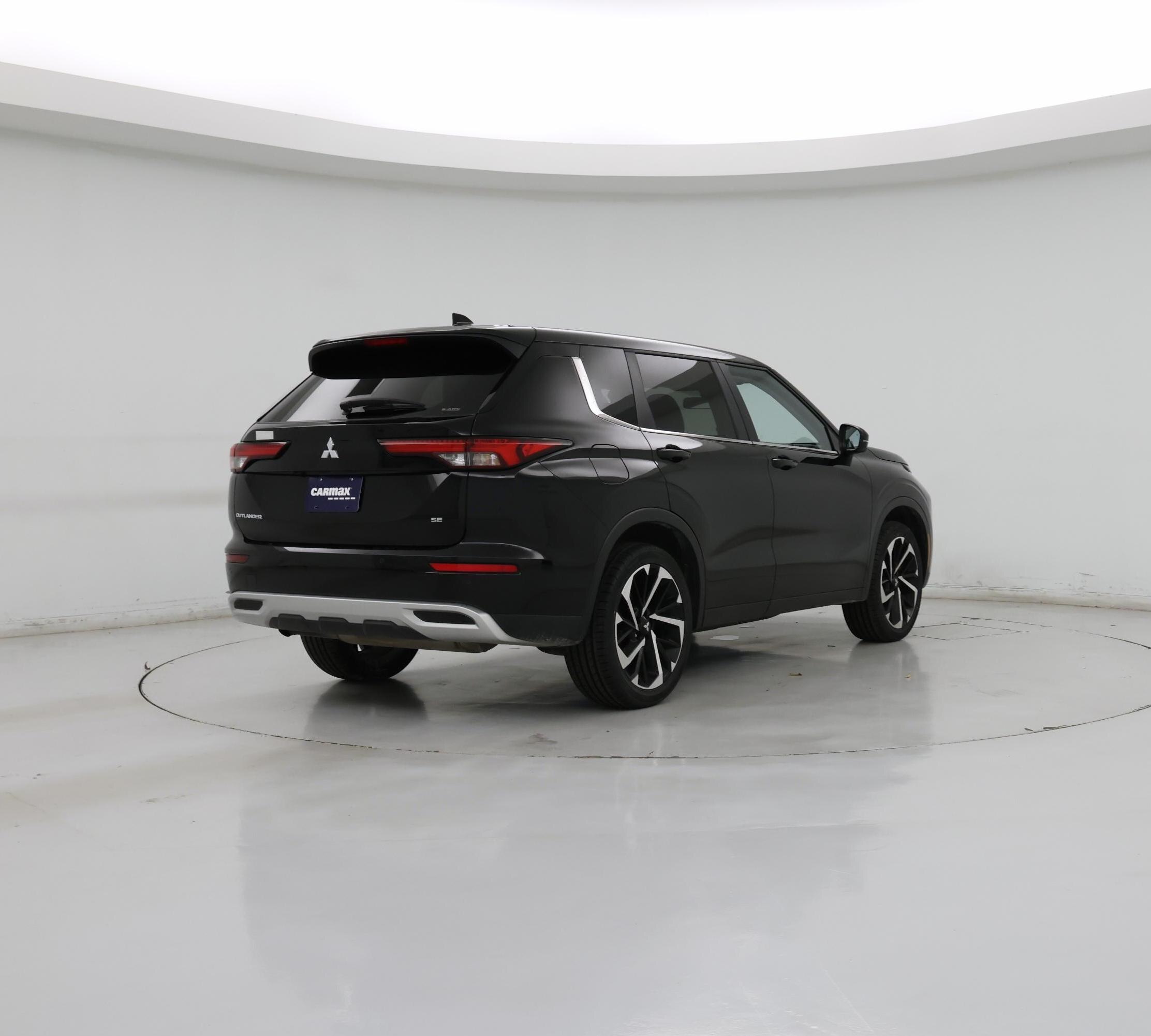 Thumbnail: 2024 Mitsubishi Outlander - 8