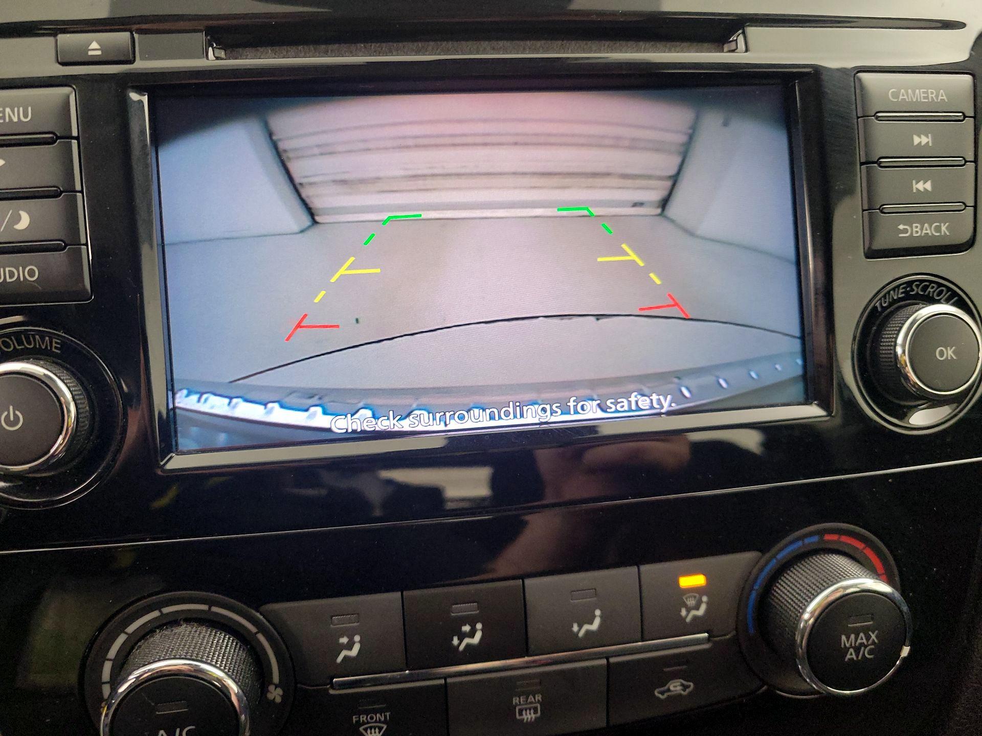 Thumbnail: 2020 Nissan Rogue Sport - 14