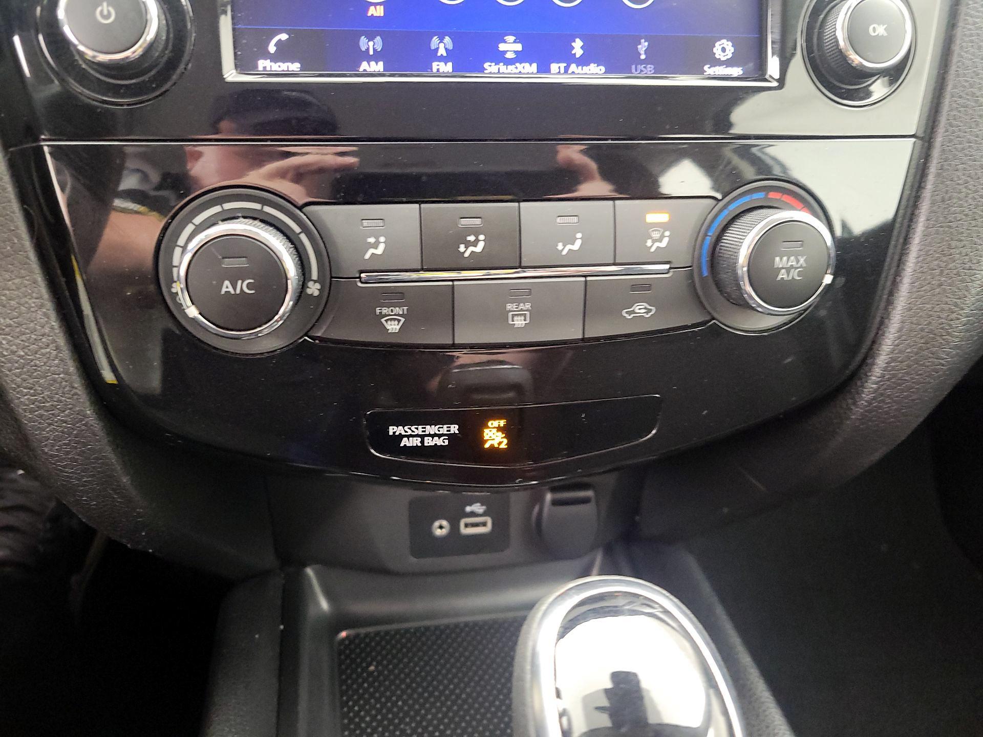 Thumbnail: 2020 Nissan Rogue Sport - 16