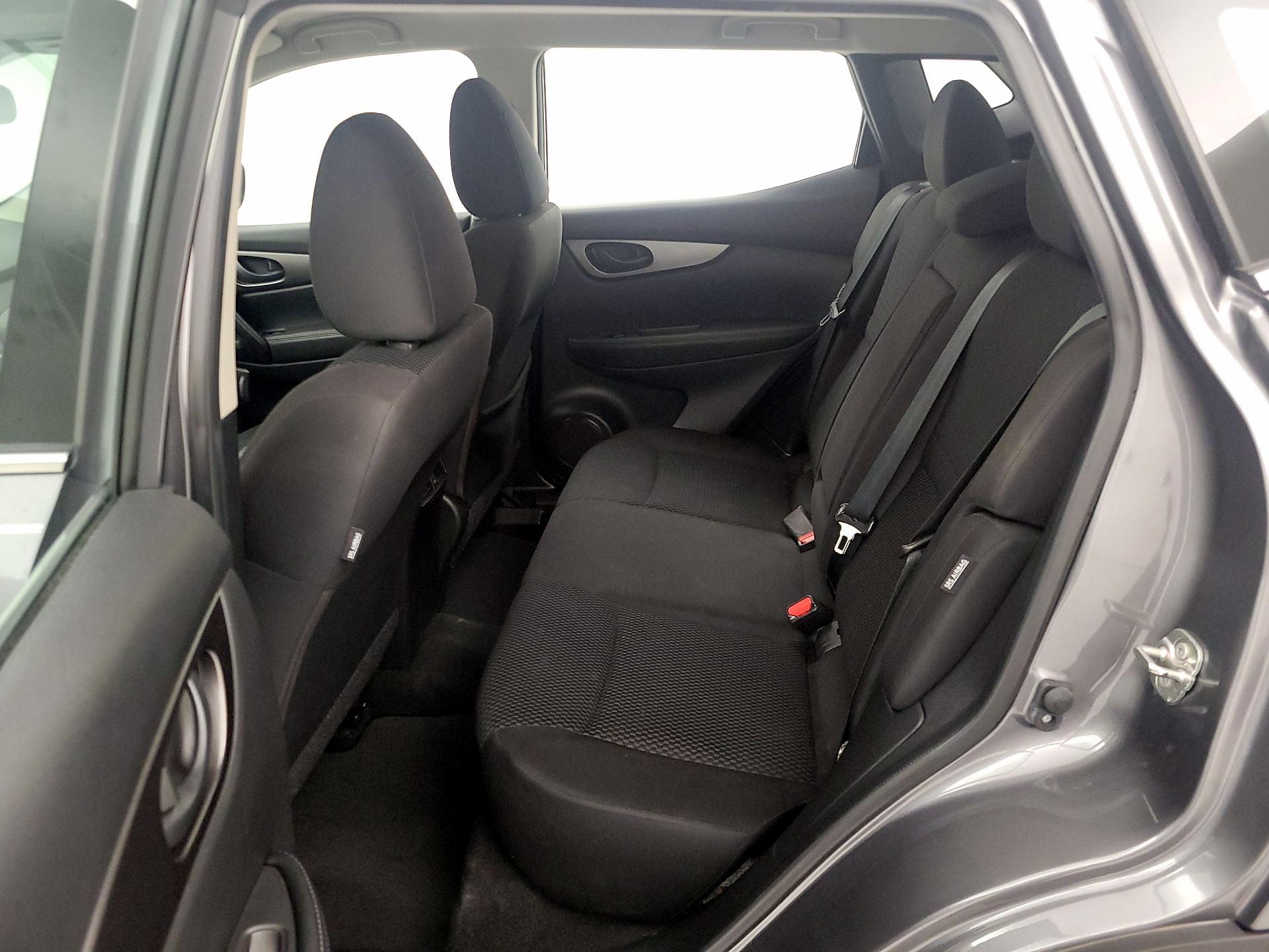 Thumbnail: 2020 Nissan Rogue Sport - 19