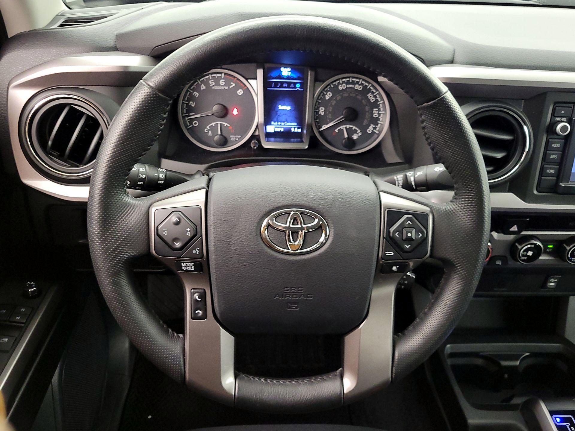 Thumbnail: 2016 Toyota Tacoma - 10