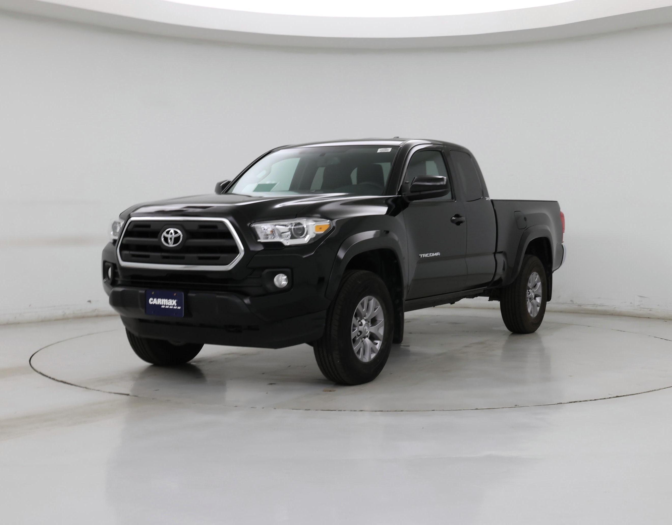 Thumbnail: 2016 Toyota Tacoma - 4