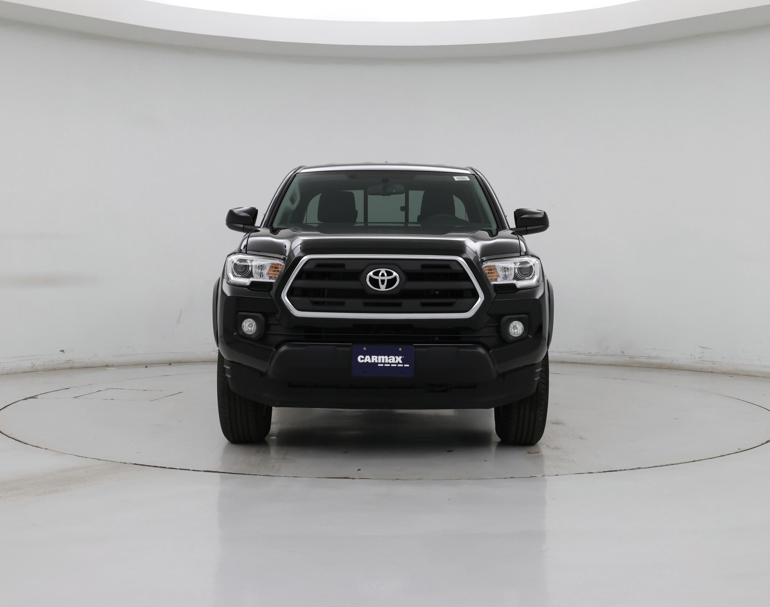 Thumbnail: 2016 Toyota Tacoma - 5