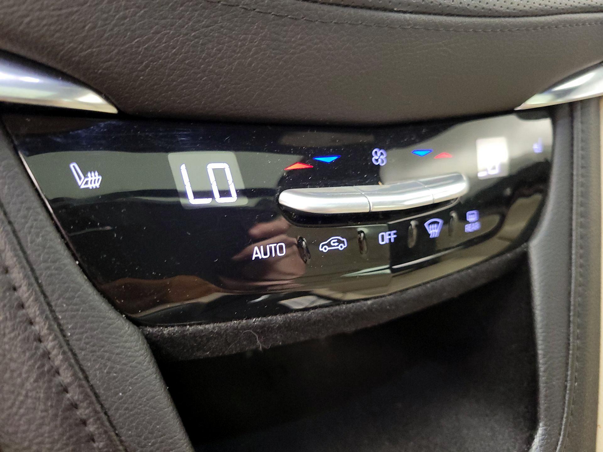 Thumbnail: 2017 Cadillac XT5 - 17