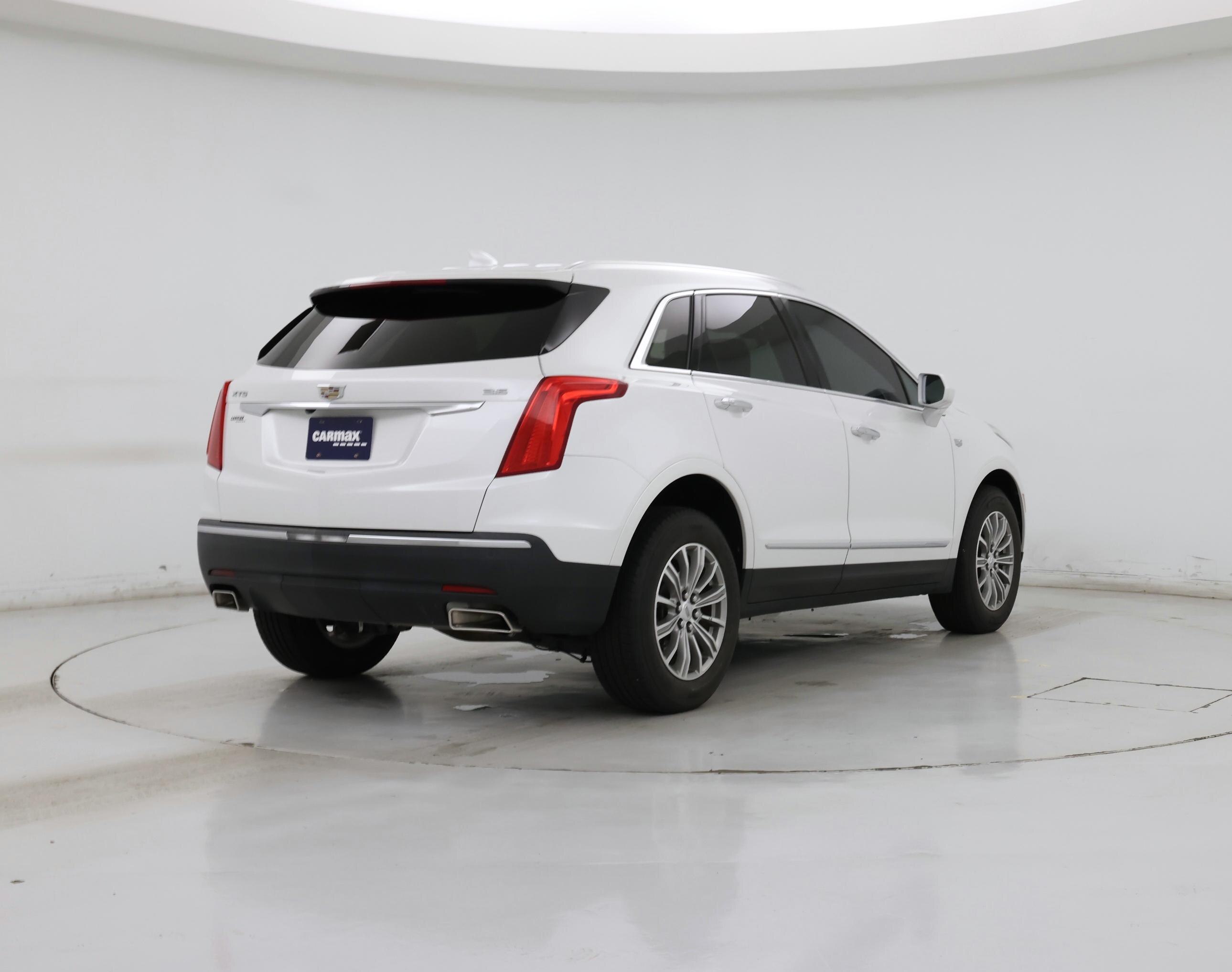 Thumbnail: 2017 Cadillac XT5 - 8