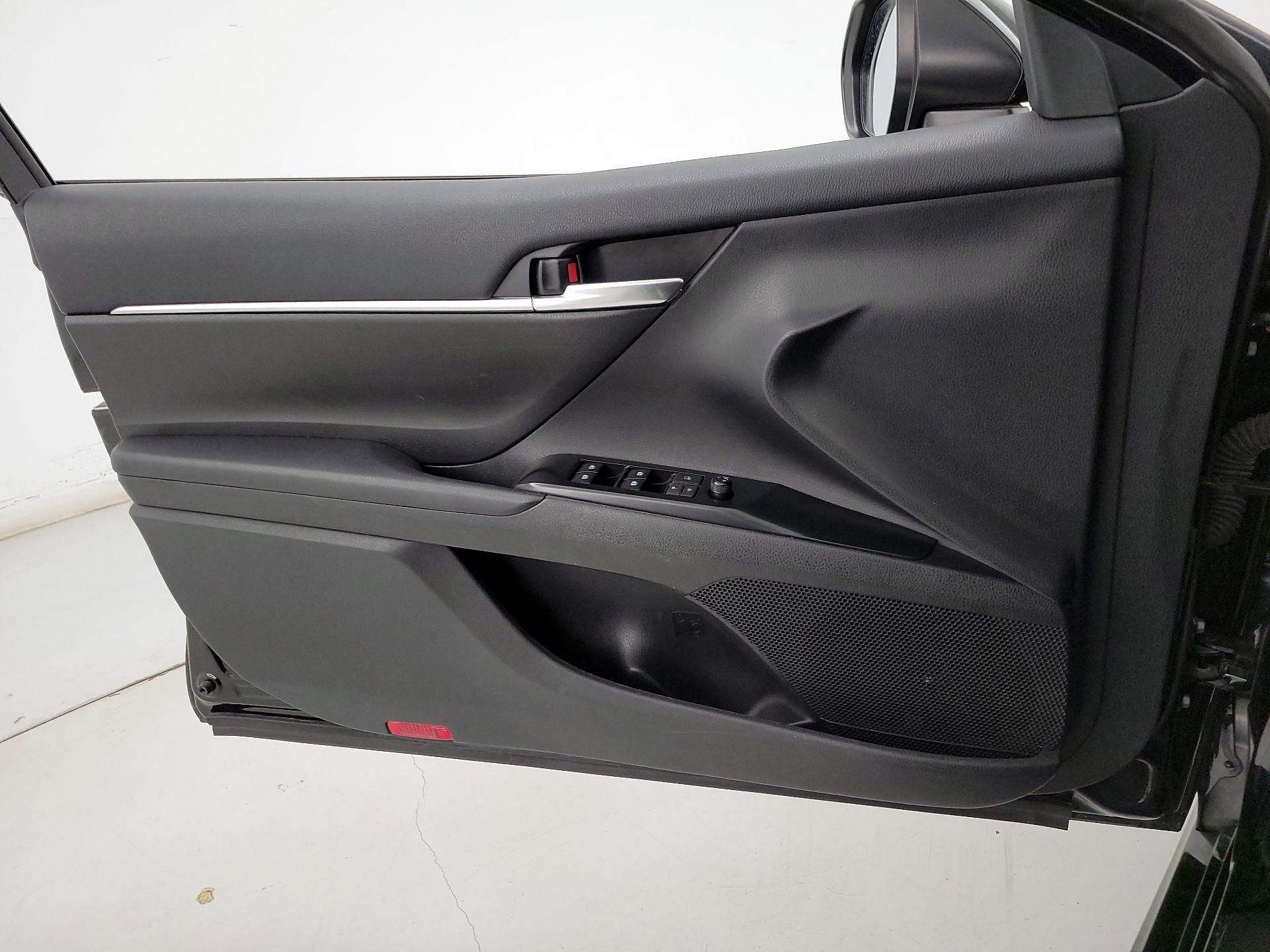 Thumbnail: 2020 Toyota Camry - 12