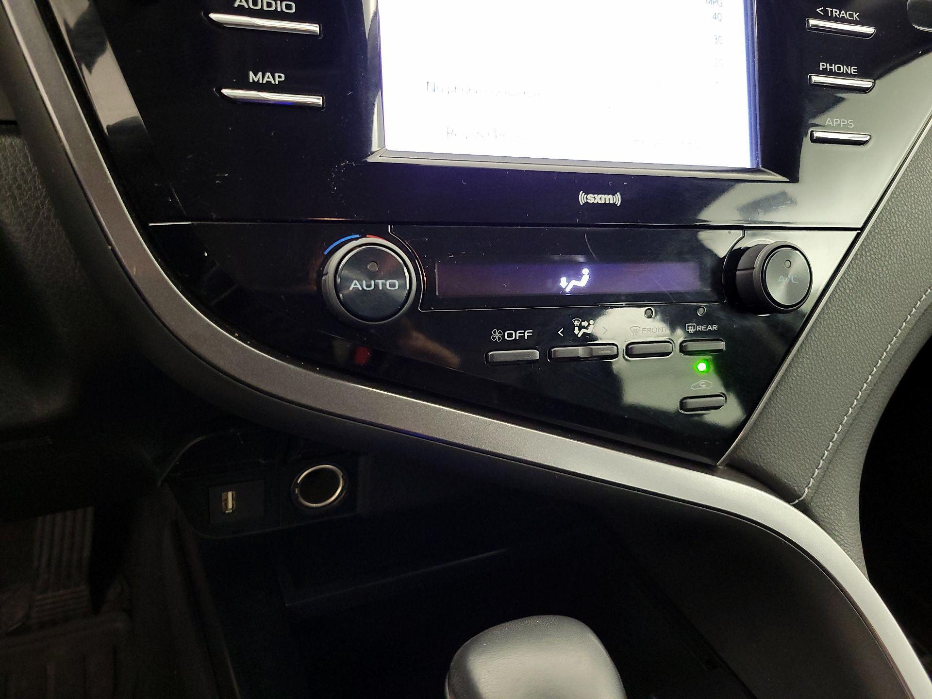 Thumbnail: 2020 Toyota Camry - 16