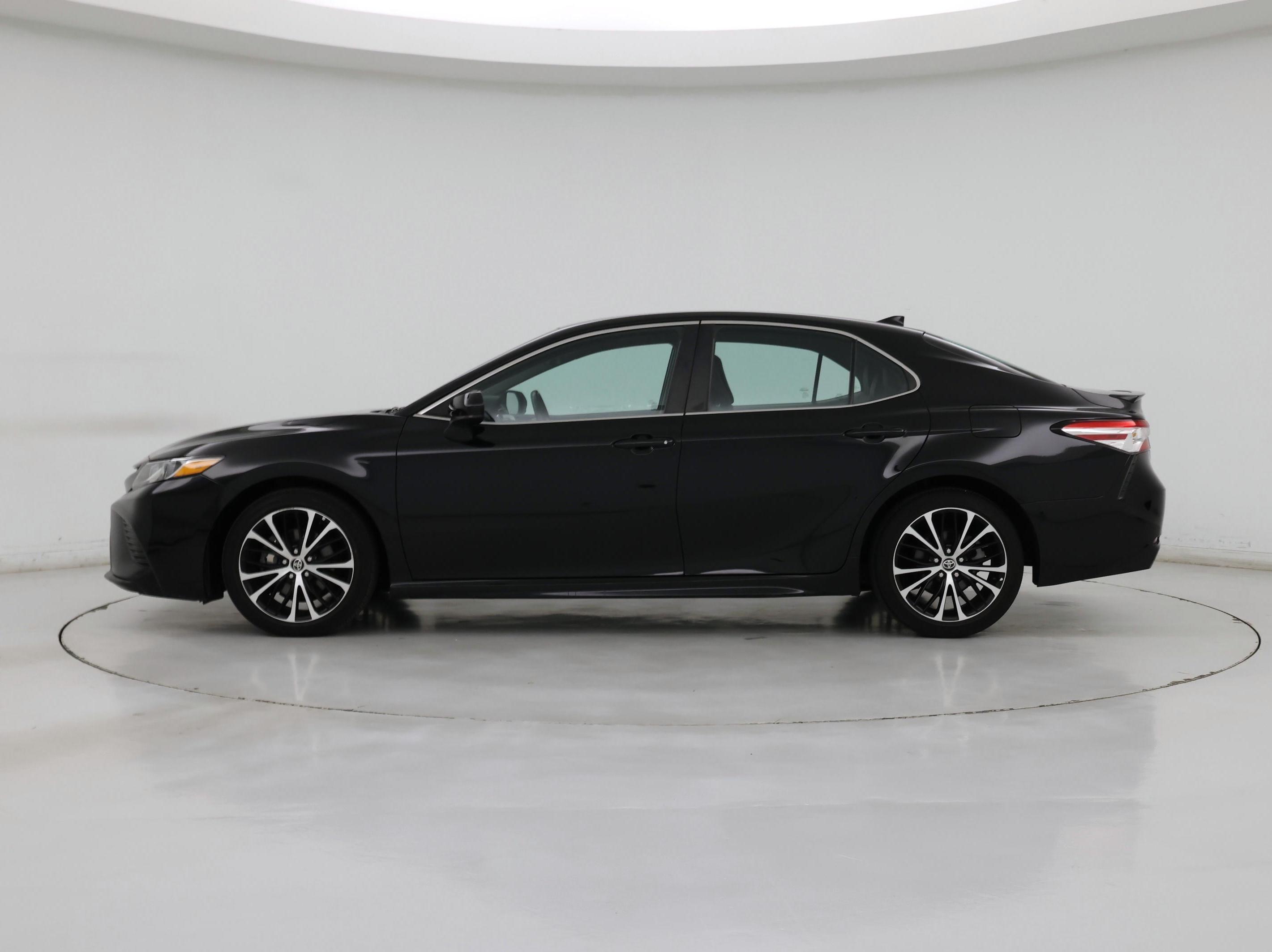 Thumbnail: 2020 Toyota Camry - 3
