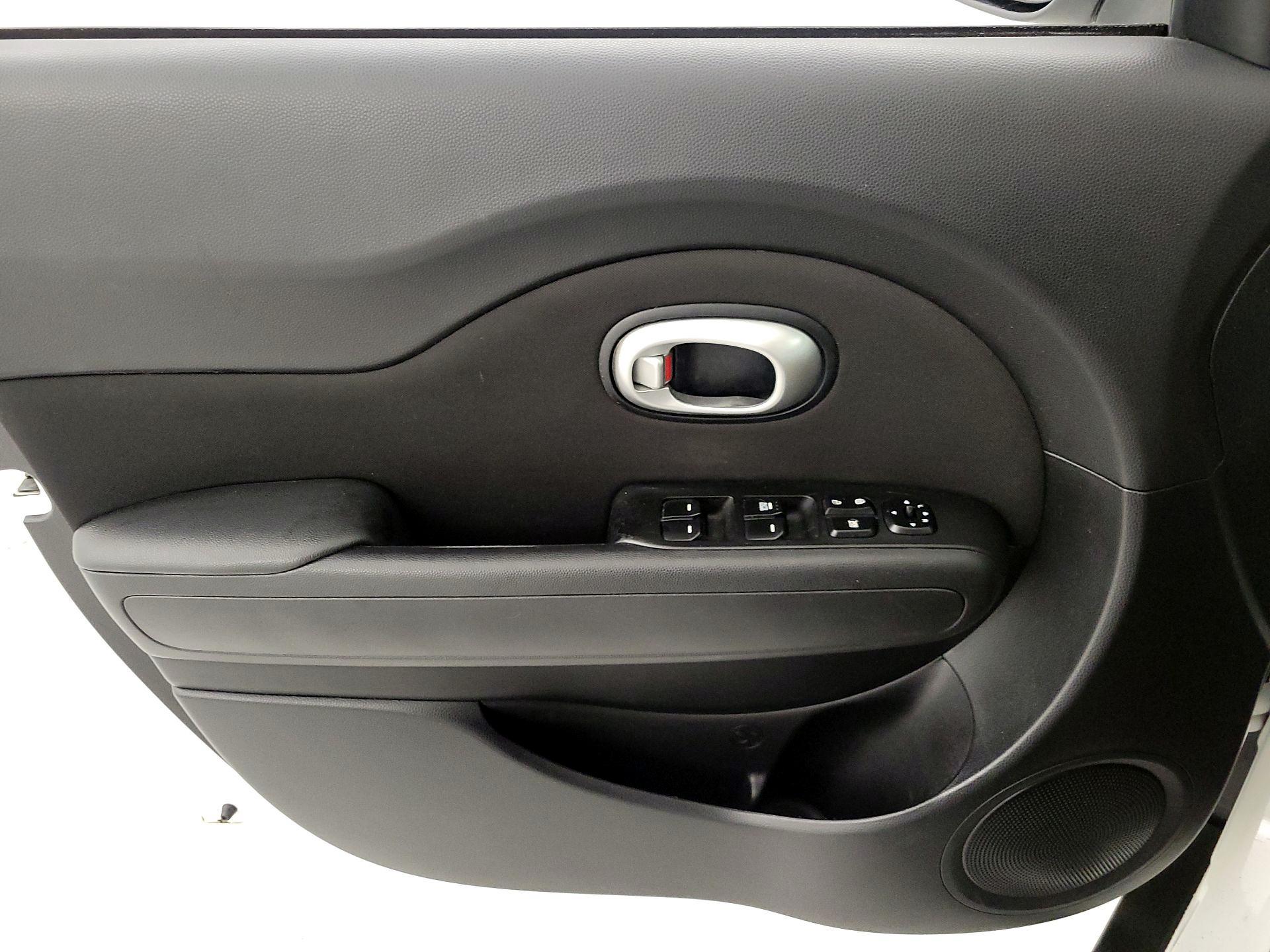 Thumbnail: 2016 Kia Soul - 12