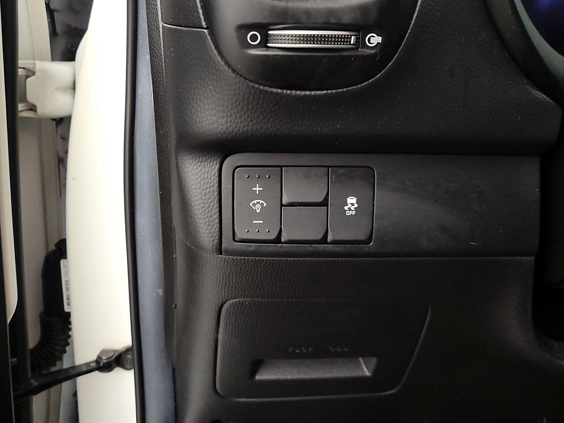 Thumbnail: 2016 Kia Soul - 13