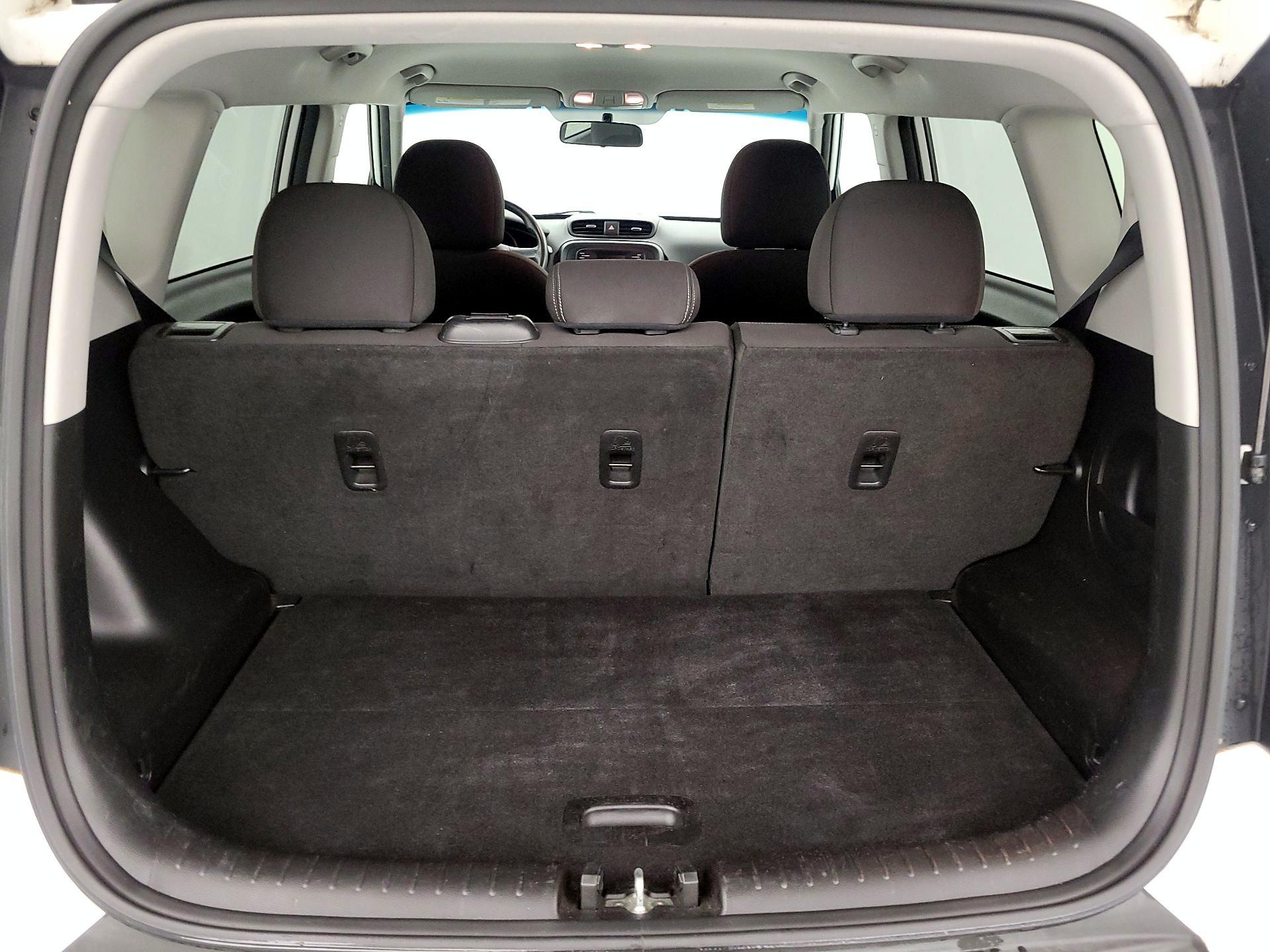 Thumbnail: 2016 Kia Soul - 19