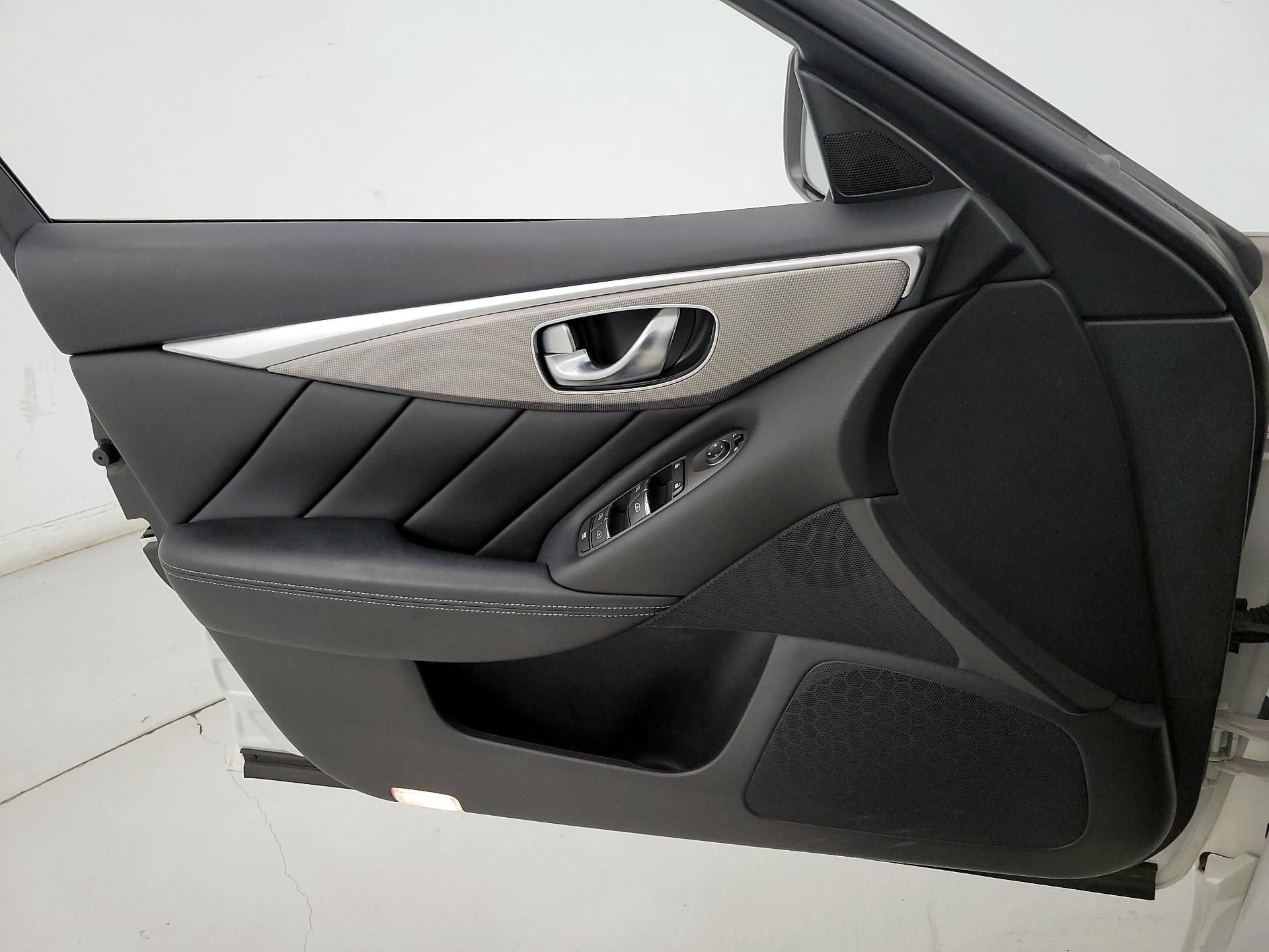 Thumbnail: 2015 INFINITI Q50 - 12