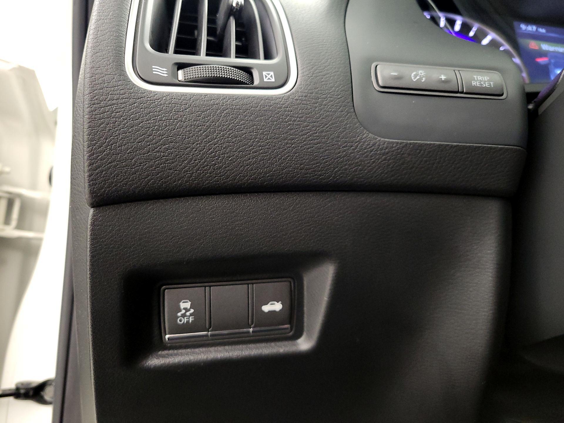 Thumbnail: 2015 INFINITI Q50 - 13