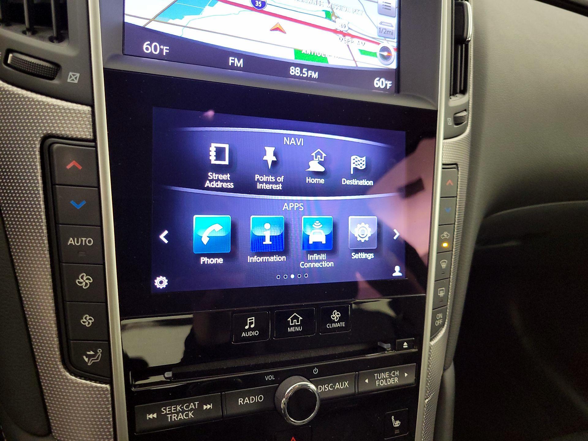 Thumbnail: 2015 INFINITI Q50 - 17