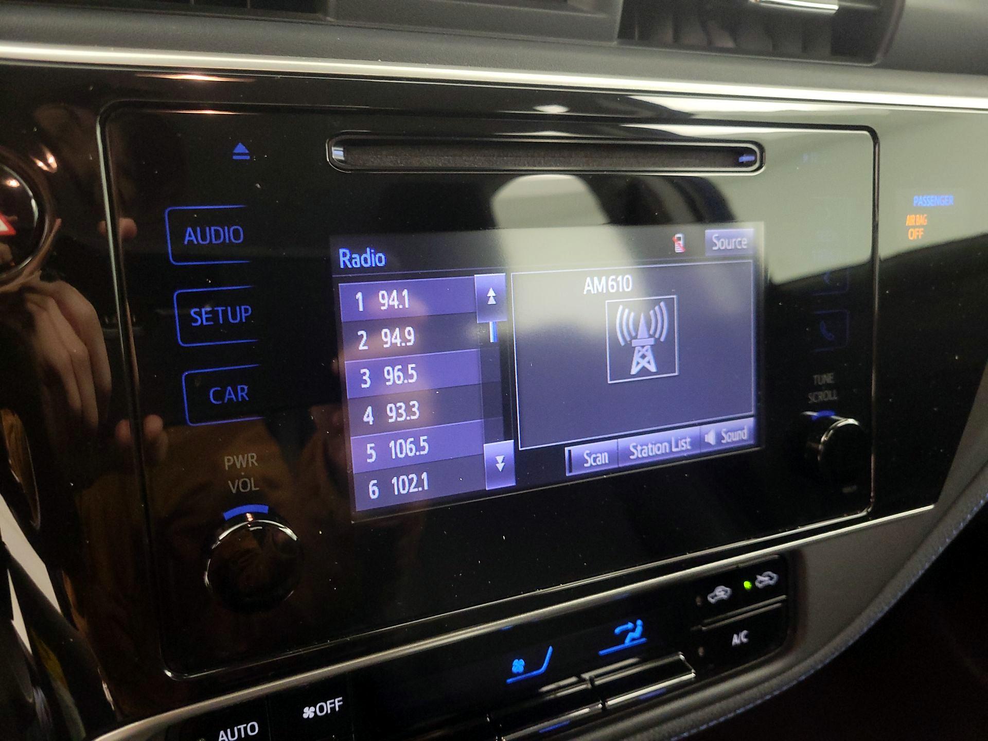 Thumbnail: 2019 Toyota Corolla - 15