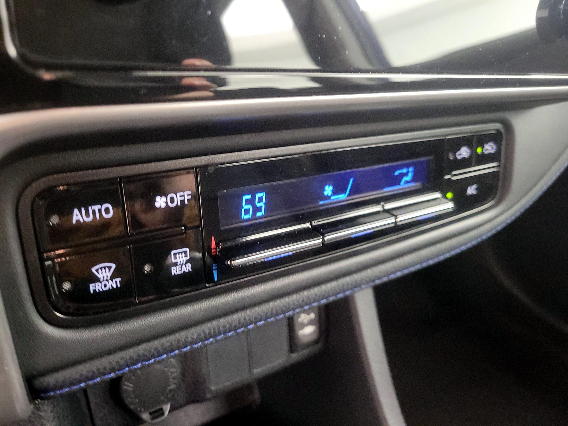 Thumbnail: 2019 Toyota Corolla - 16