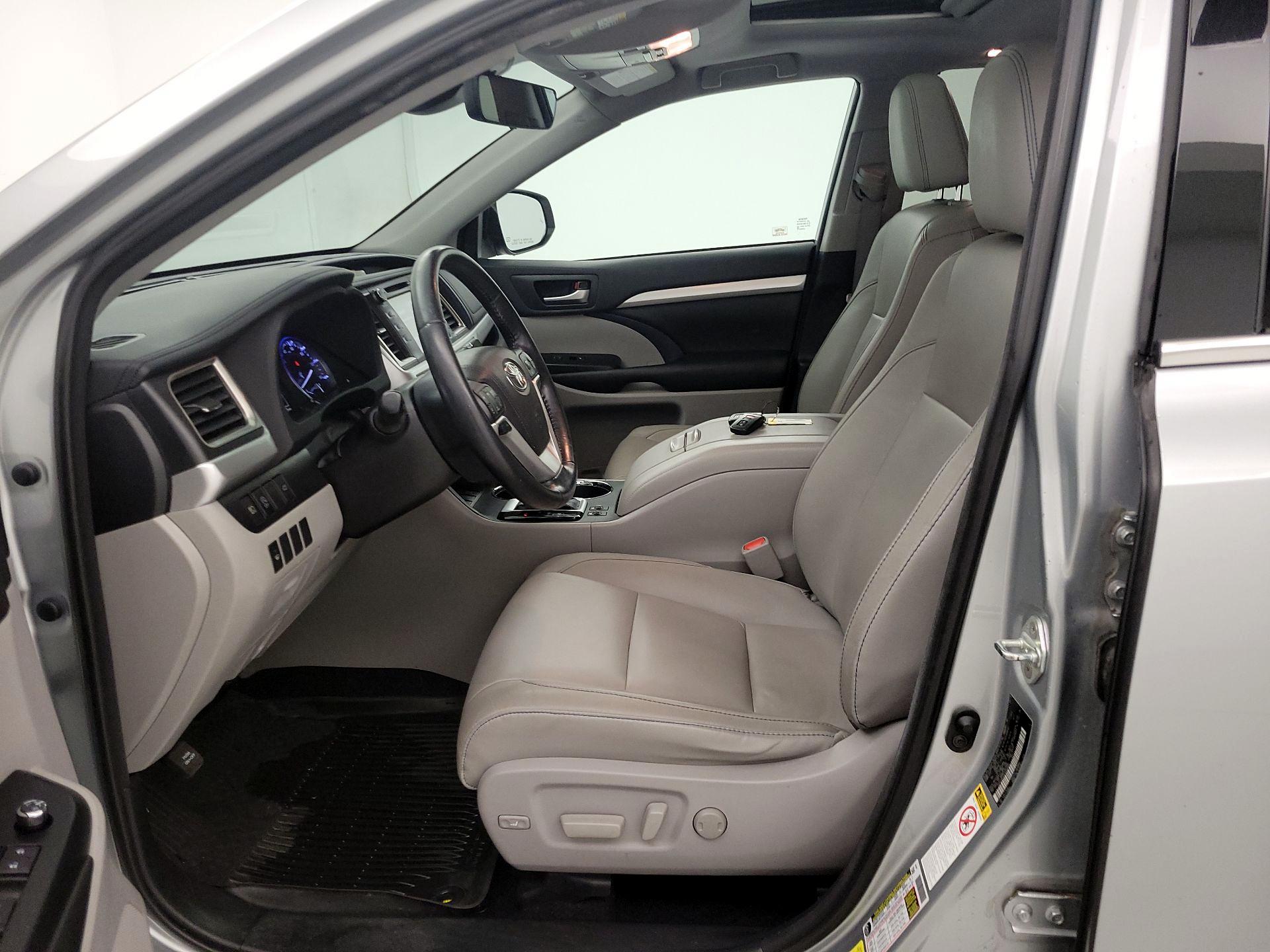 Thumbnail: 2018 Toyota Highlander - 11