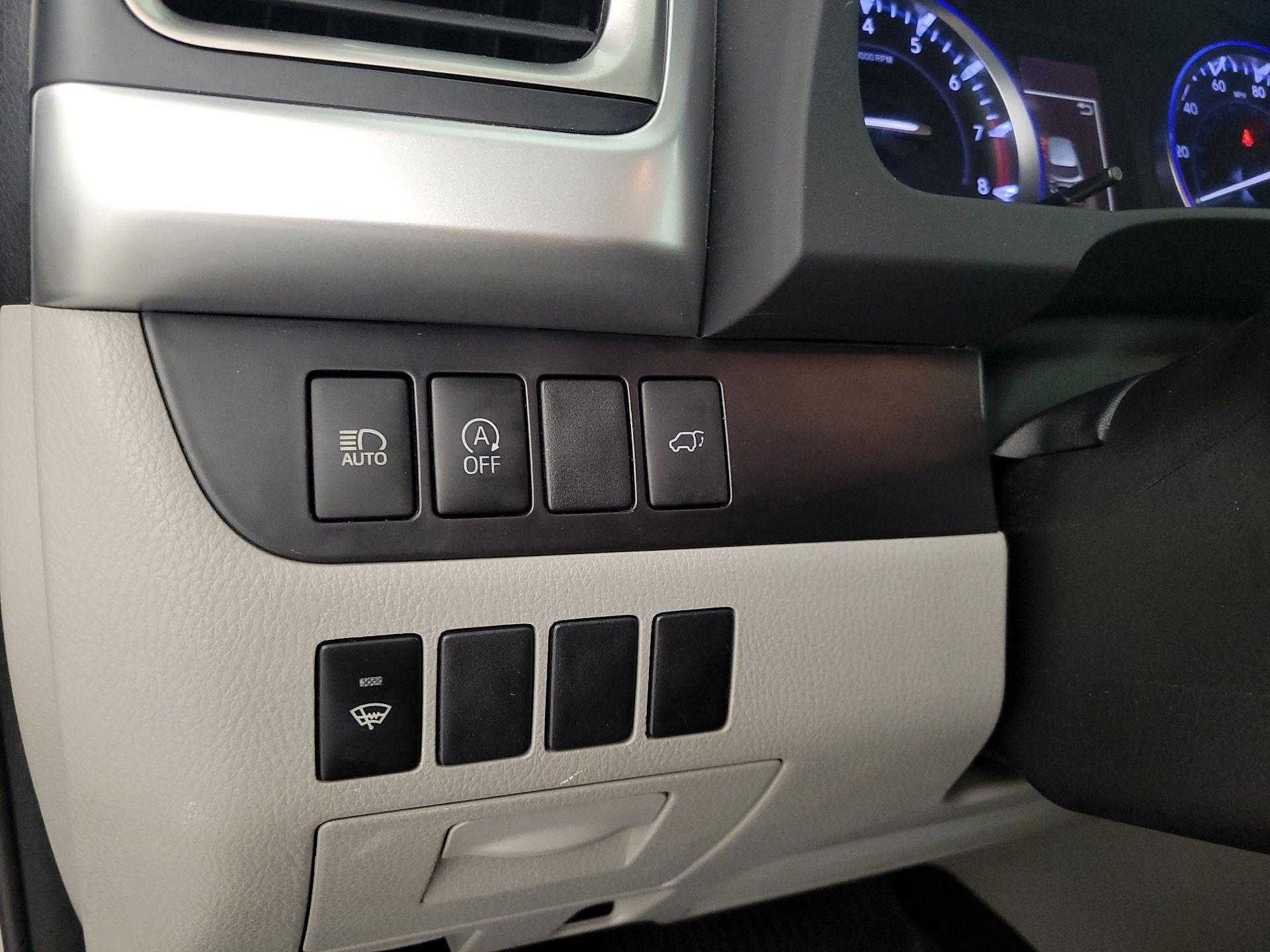 Thumbnail: 2018 Toyota Highlander - 13