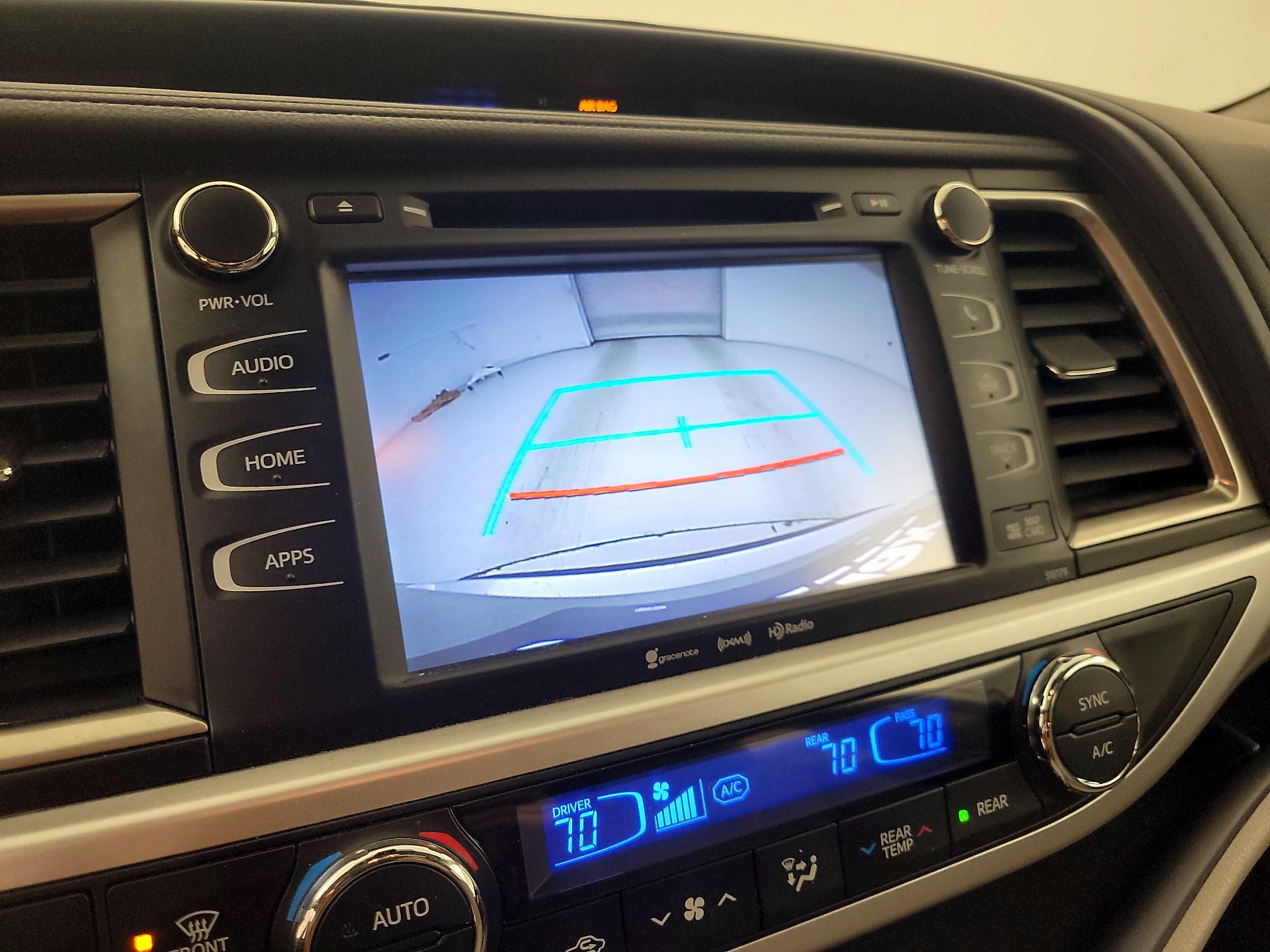 Thumbnail: 2018 Toyota Highlander - 14