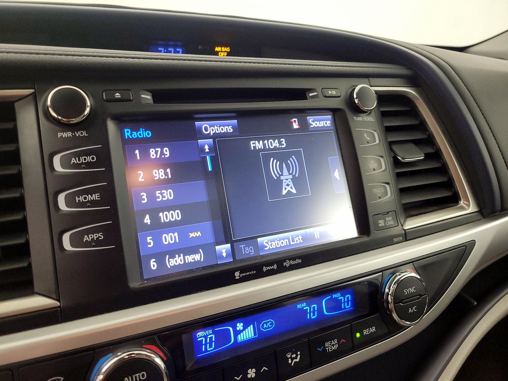 Thumbnail: 2018 Toyota Highlander - 15