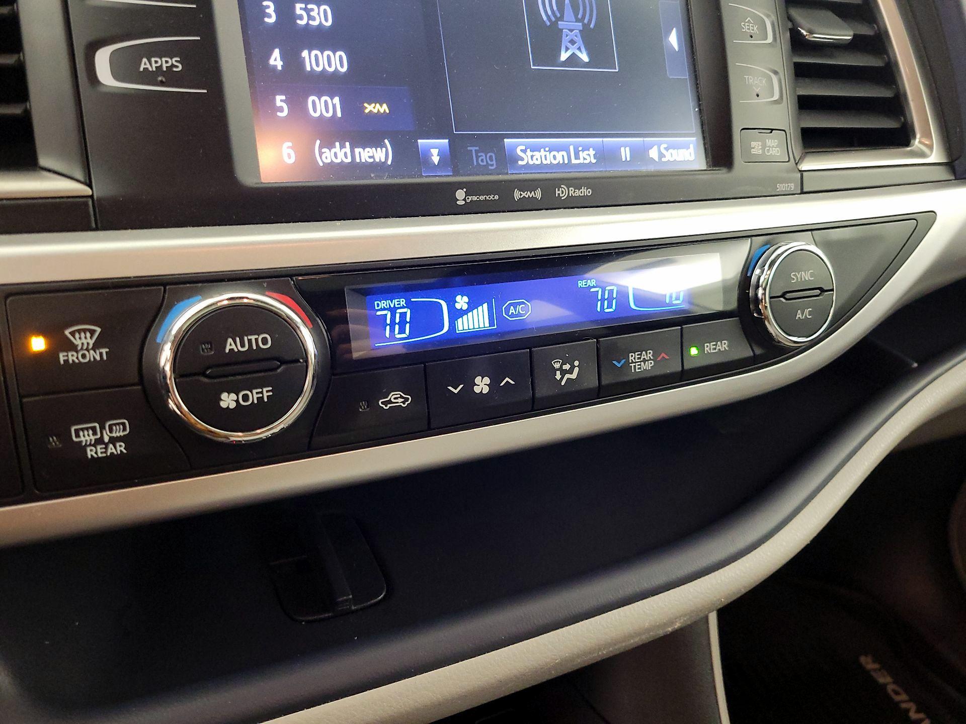 Thumbnail: 2018 Toyota Highlander - 16