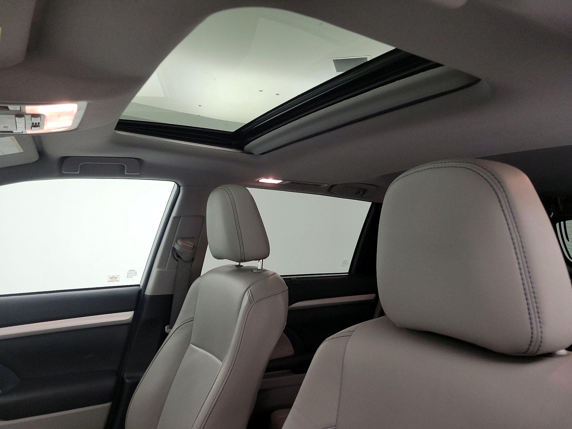 Thumbnail: 2018 Toyota Highlander - 19