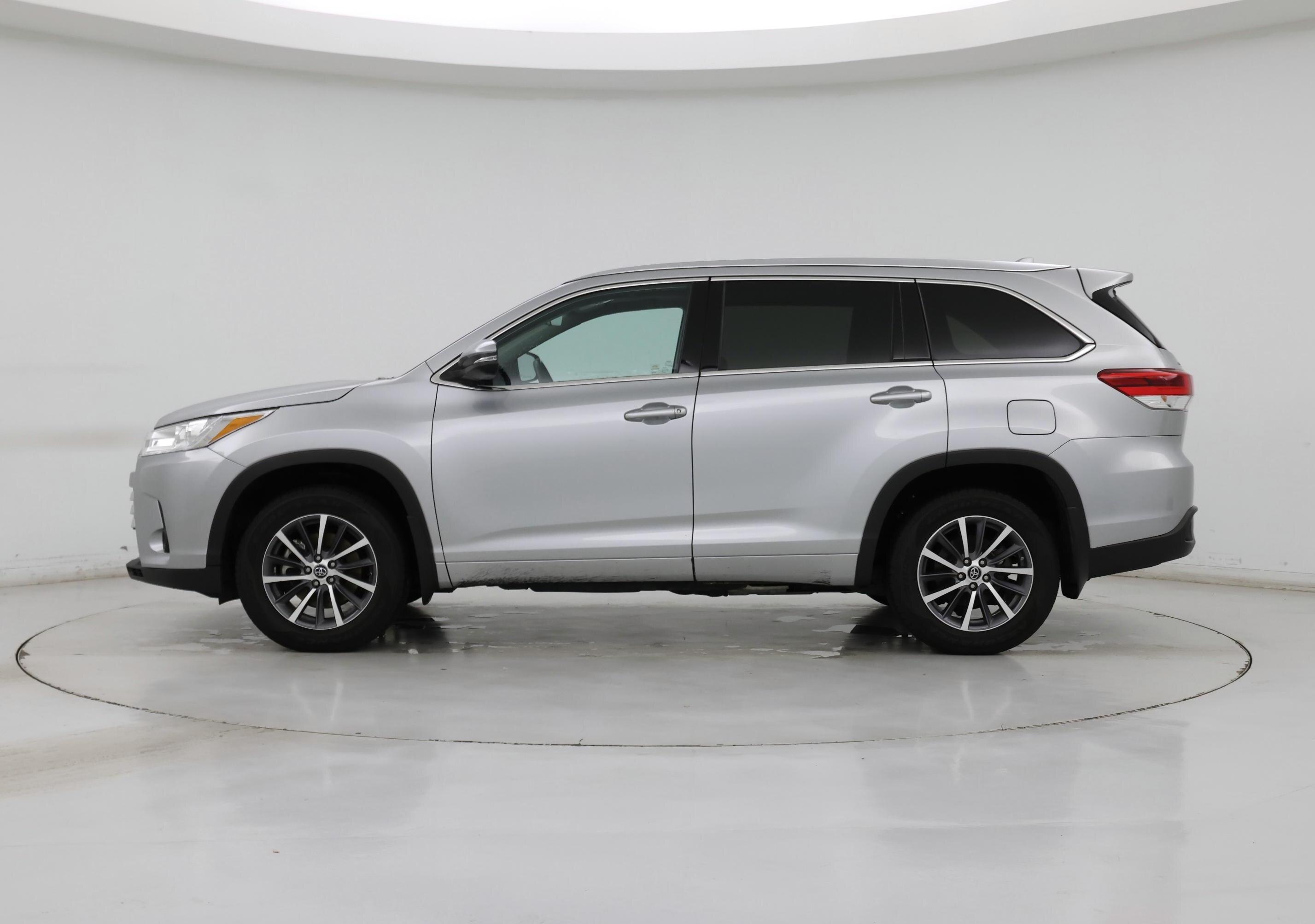Thumbnail: 2018 Toyota Highlander - 3