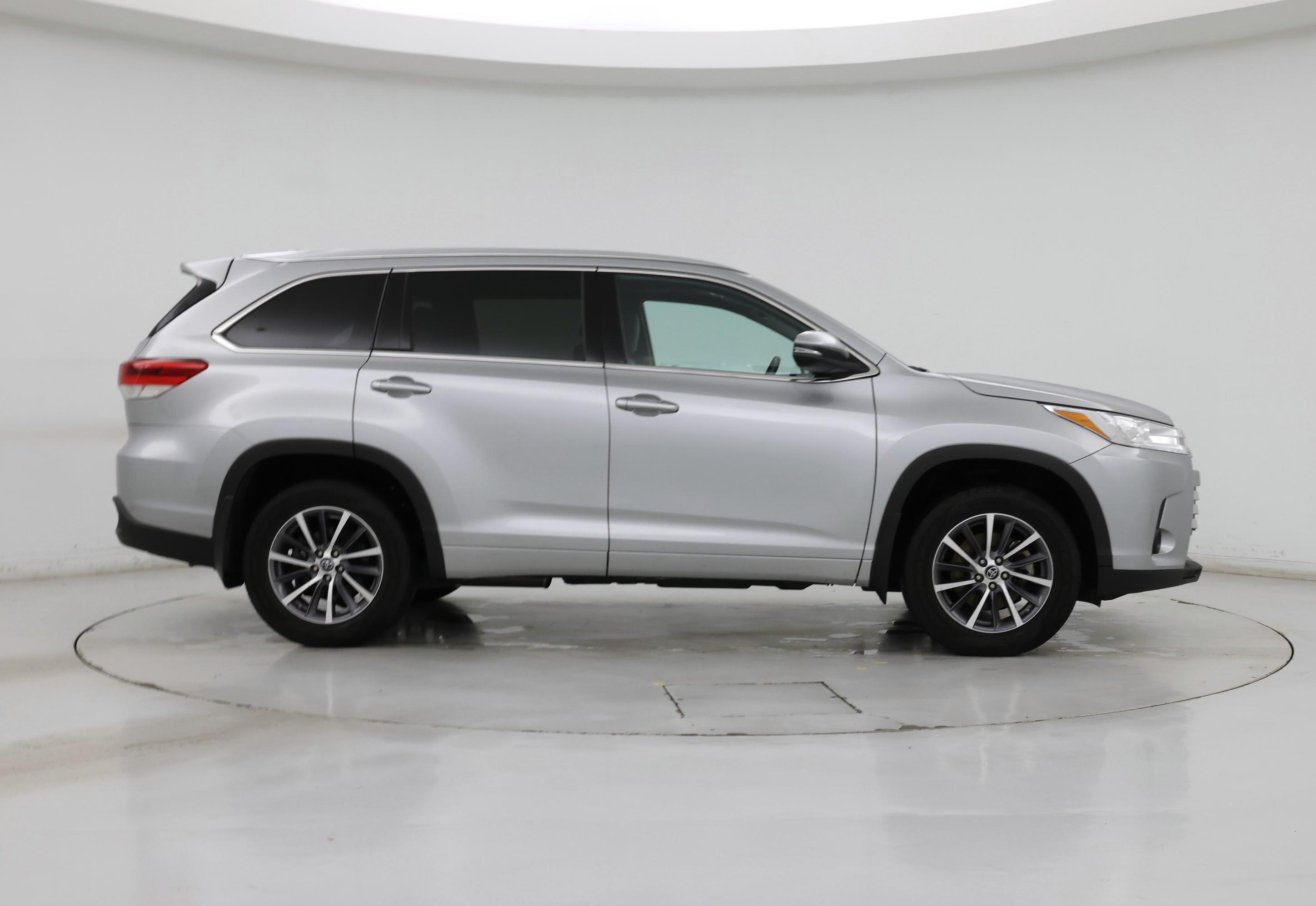 Thumbnail: 2018 Toyota Highlander - 7