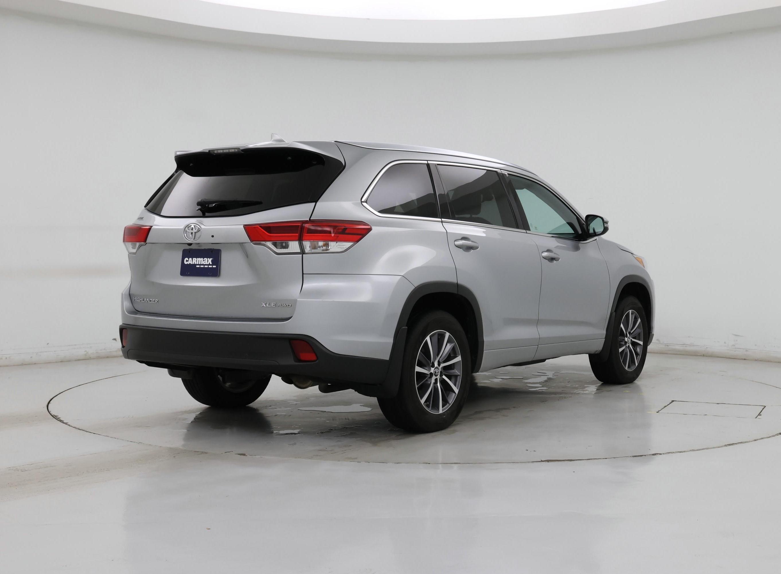Thumbnail: 2018 Toyota Highlander - 8