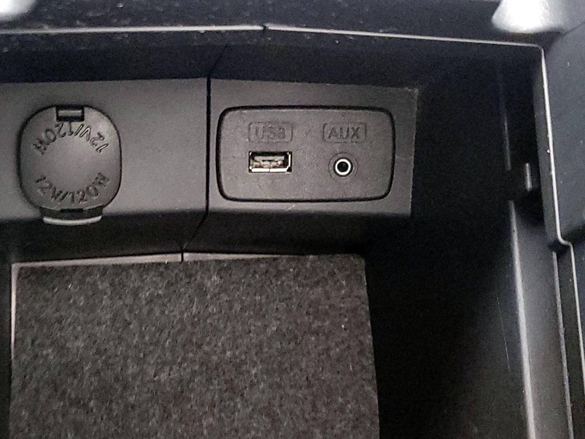 Thumbnail: 2015 Subaru Forester - 17