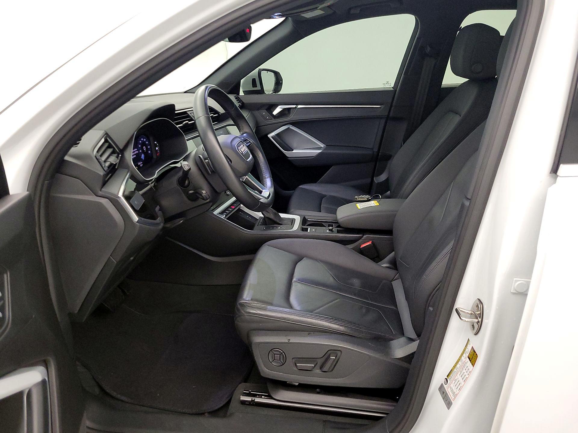 Thumbnail: 2021 Audi Q3 - 11