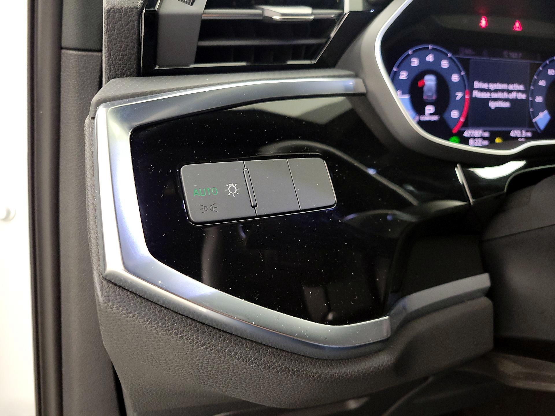 Thumbnail: 2021 Audi Q3 - 13