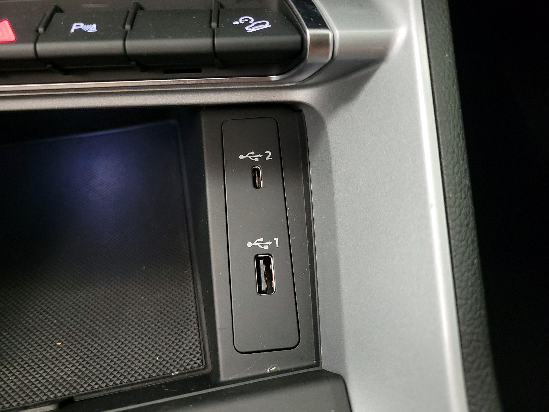 Thumbnail: 2021 Audi Q3 - 18