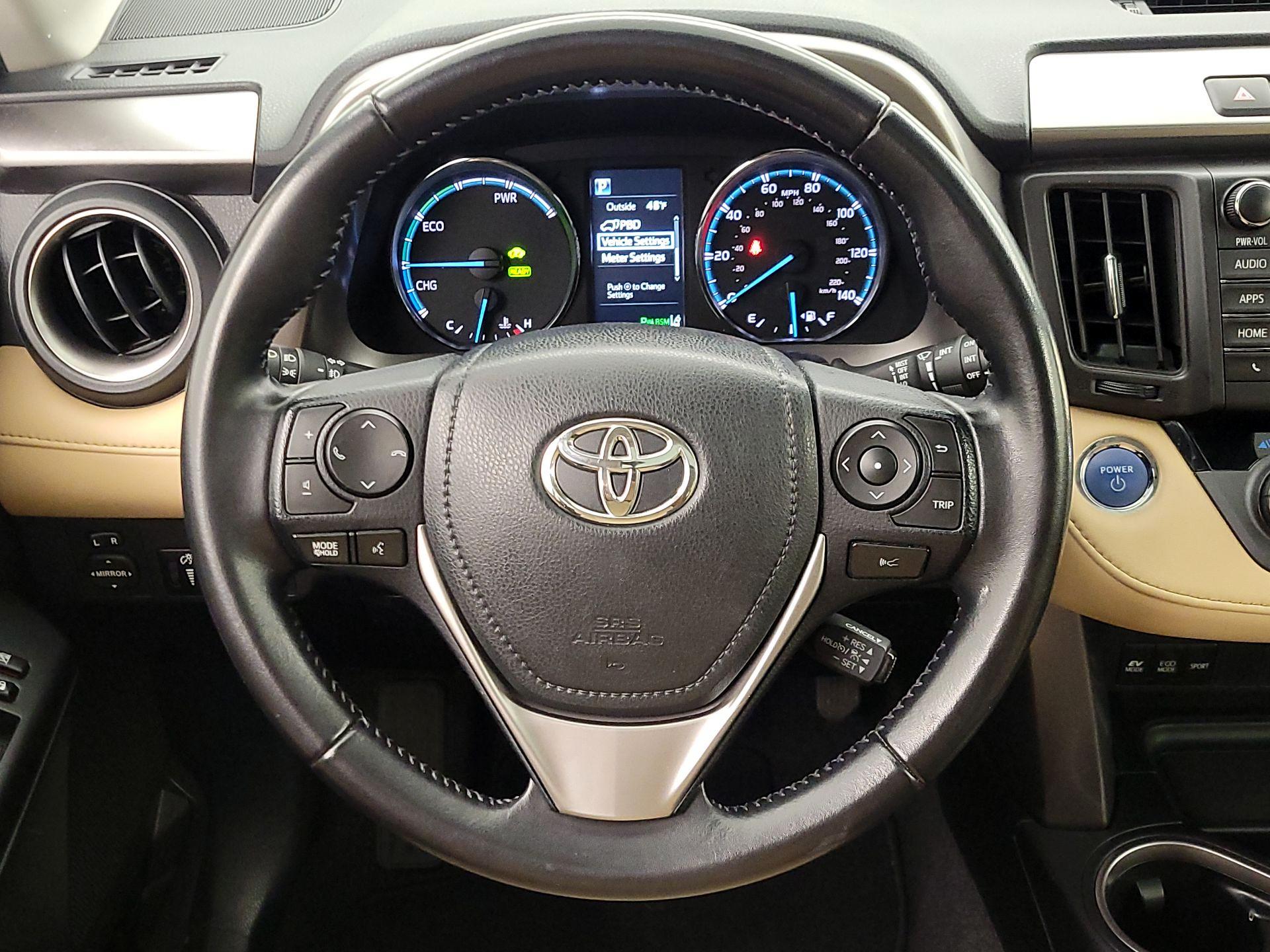 Thumbnail: 2016 Toyota RAV4 - 10