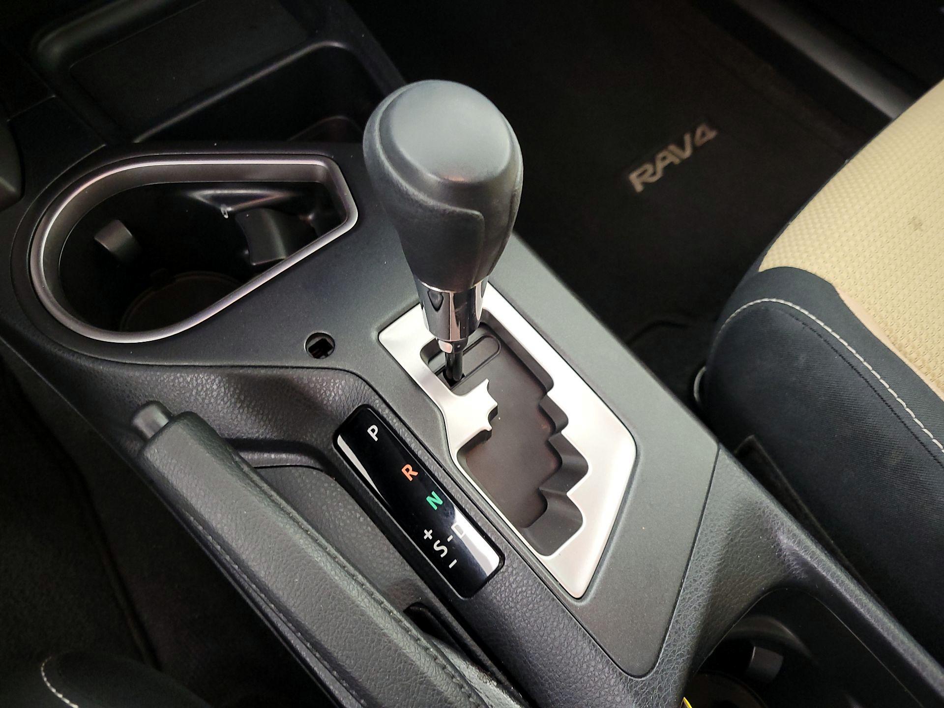 Thumbnail: 2016 Toyota RAV4 - 17