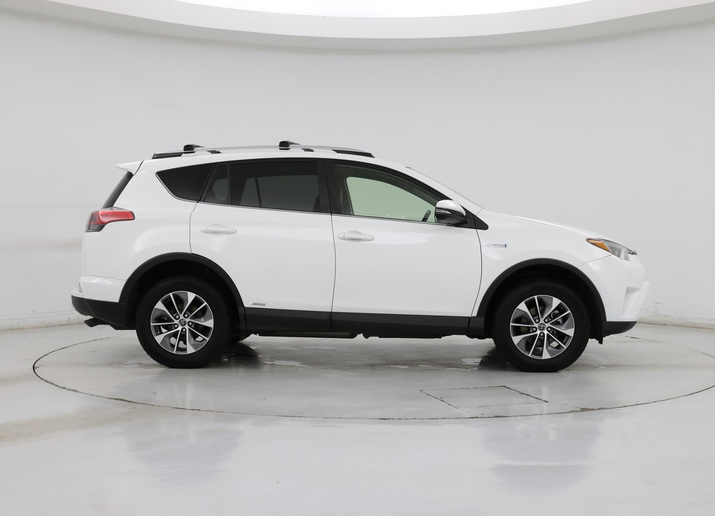 Thumbnail: 2016 Toyota RAV4 - 7