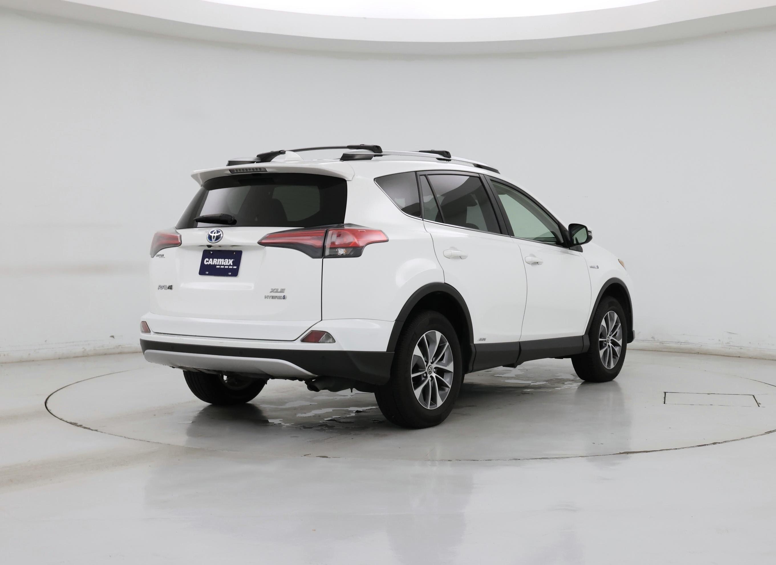 Thumbnail: 2016 Toyota RAV4 - 8