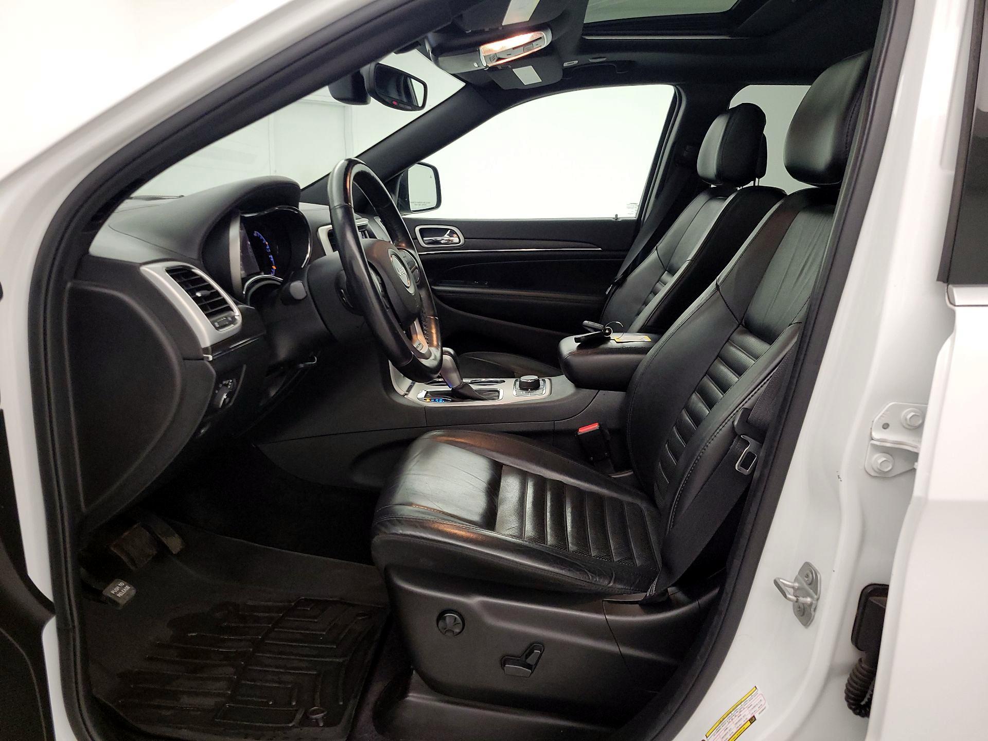 Thumbnail: 2018 Jeep Grand Cherokee - 11