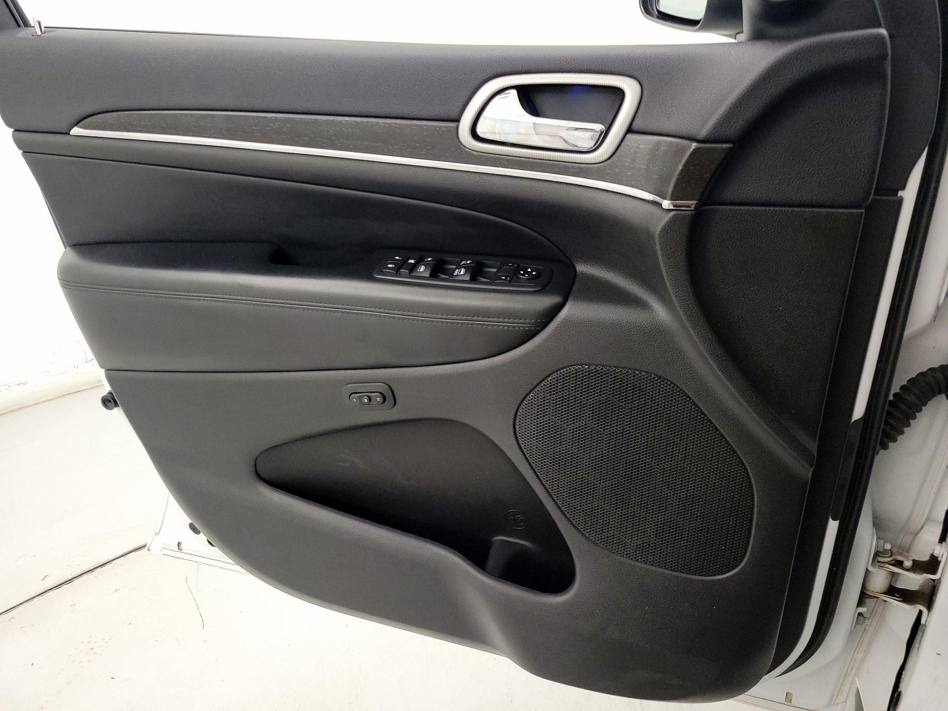 Thumbnail: 2018 Jeep Grand Cherokee - 12