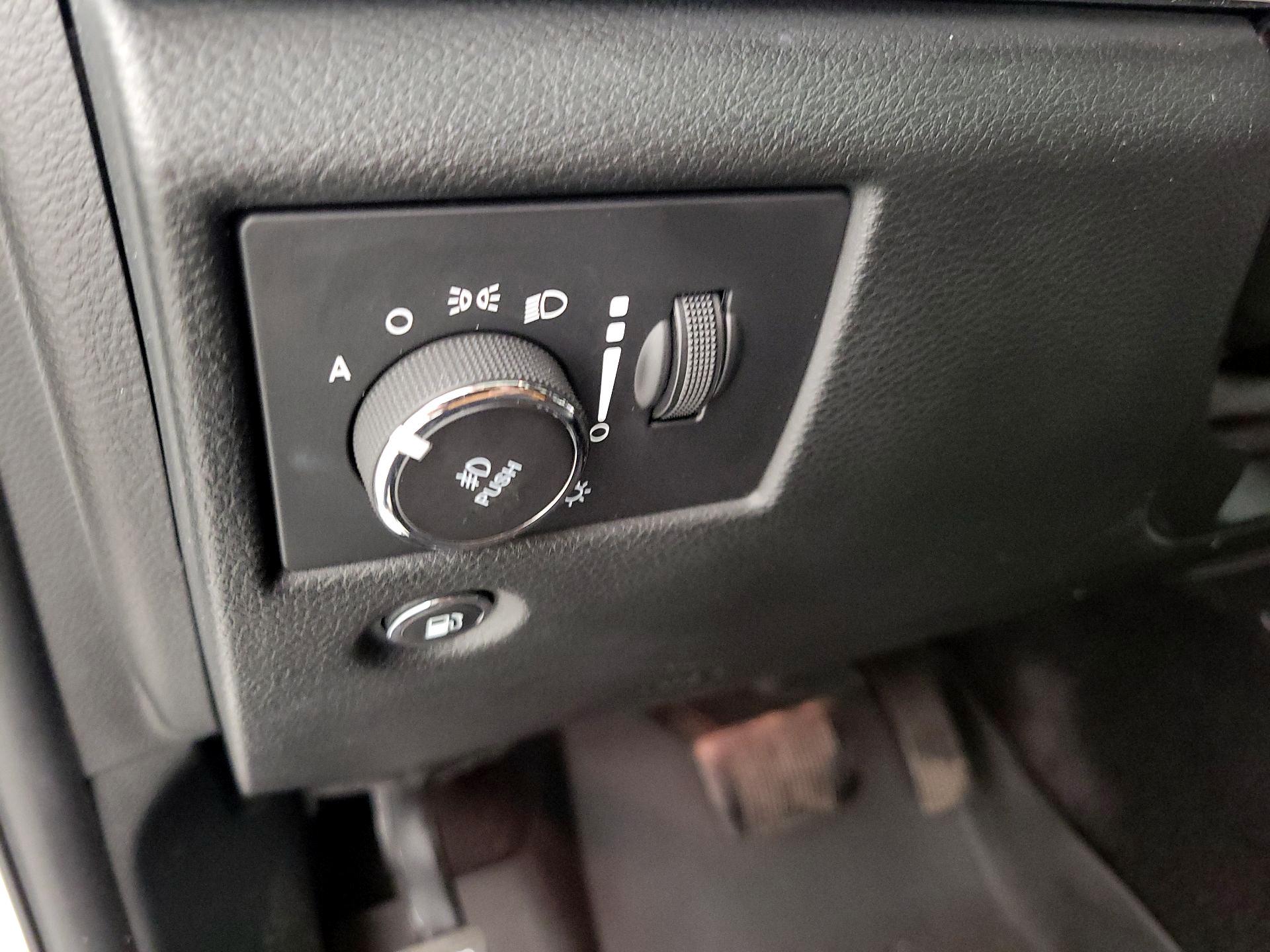 Thumbnail: 2018 Jeep Grand Cherokee - 13