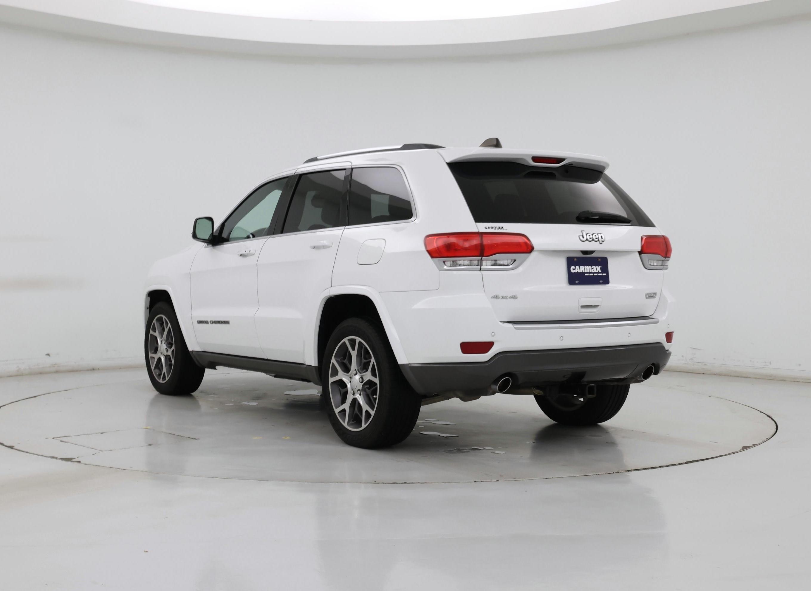 Thumbnail: 2018 Jeep Grand Cherokee - 2