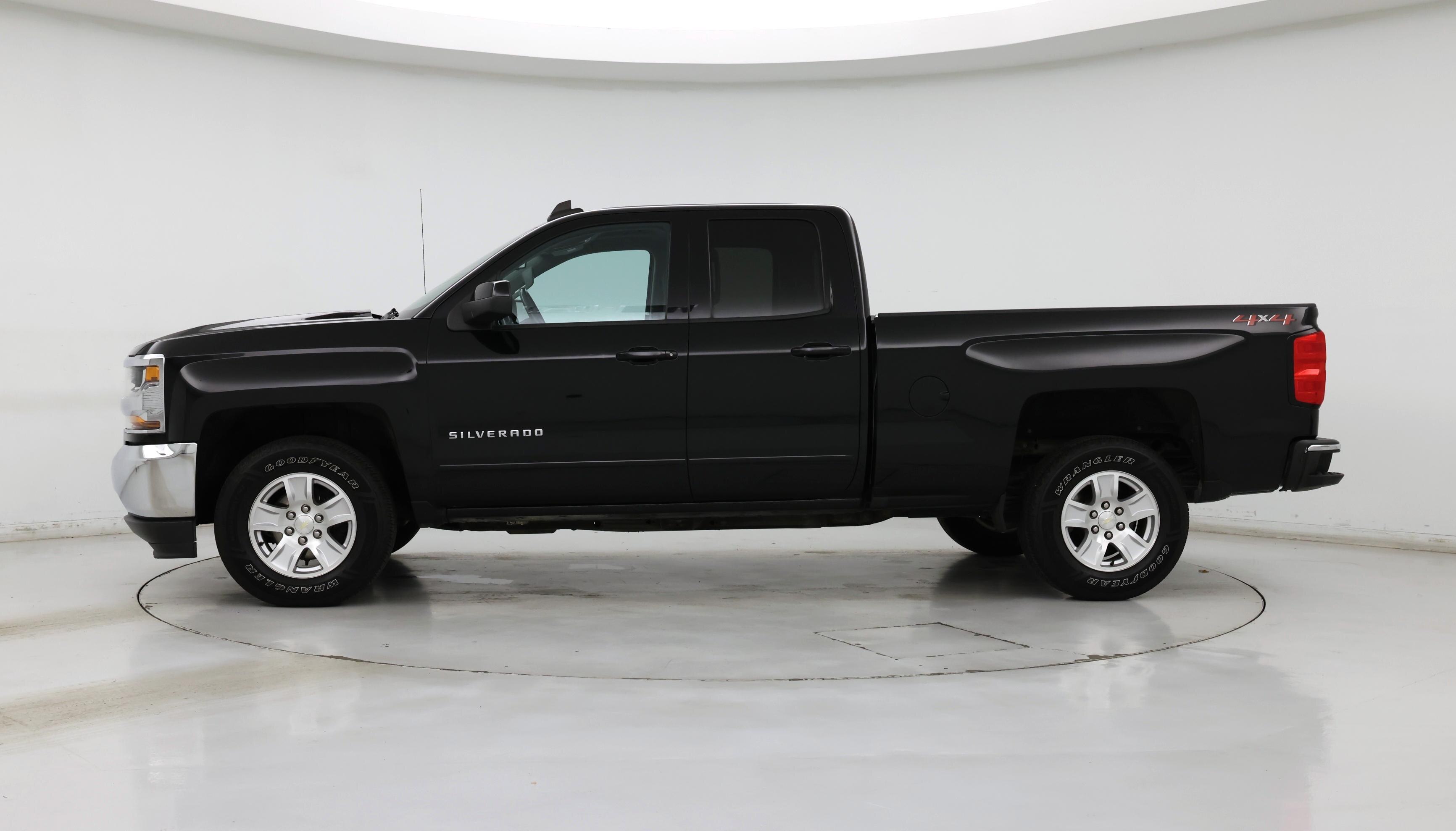 Thumbnail: 2018 Chevrolet Silverado 1500 - 3