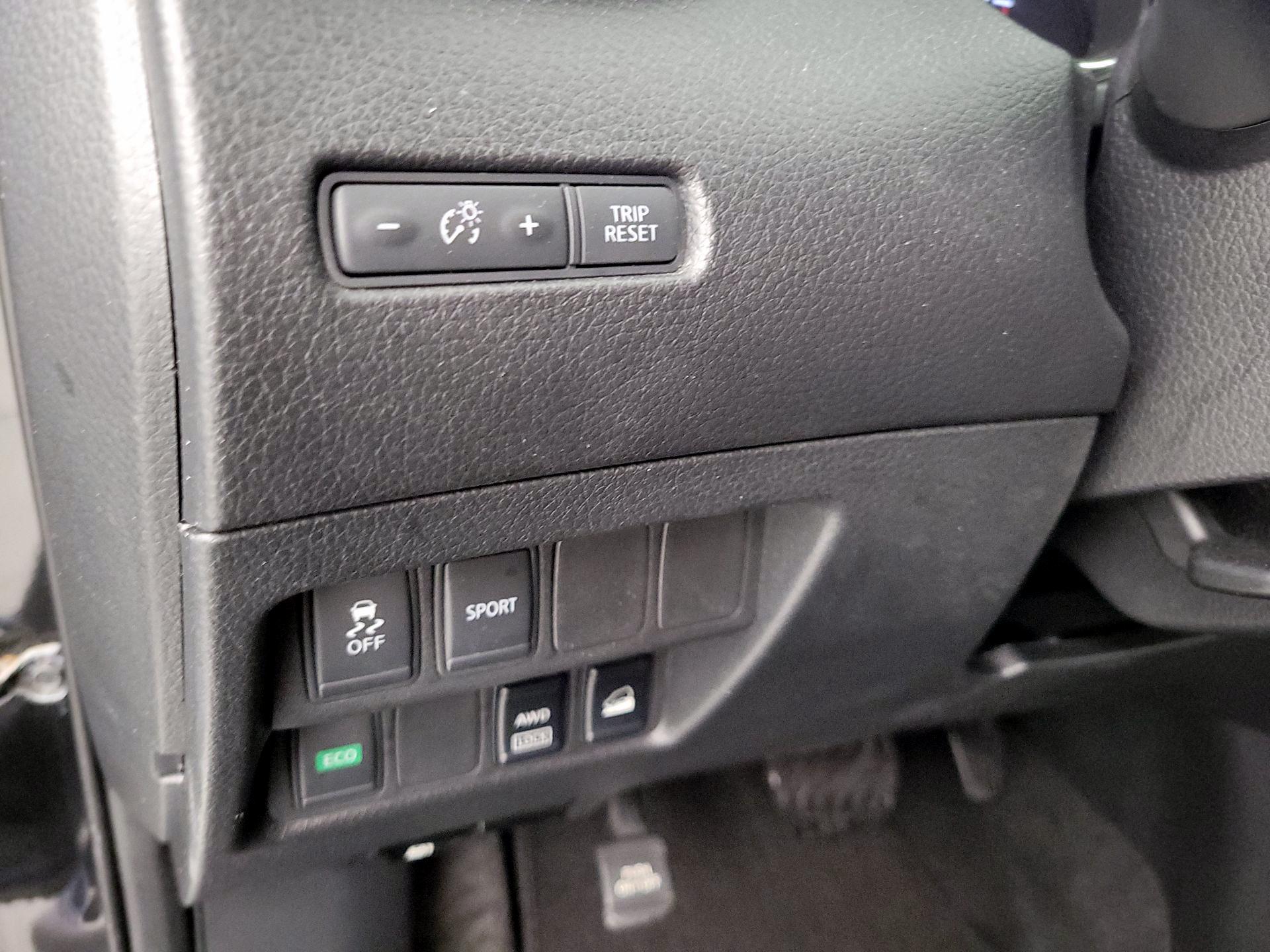 Thumbnail: 2016 Nissan Rogue - 13